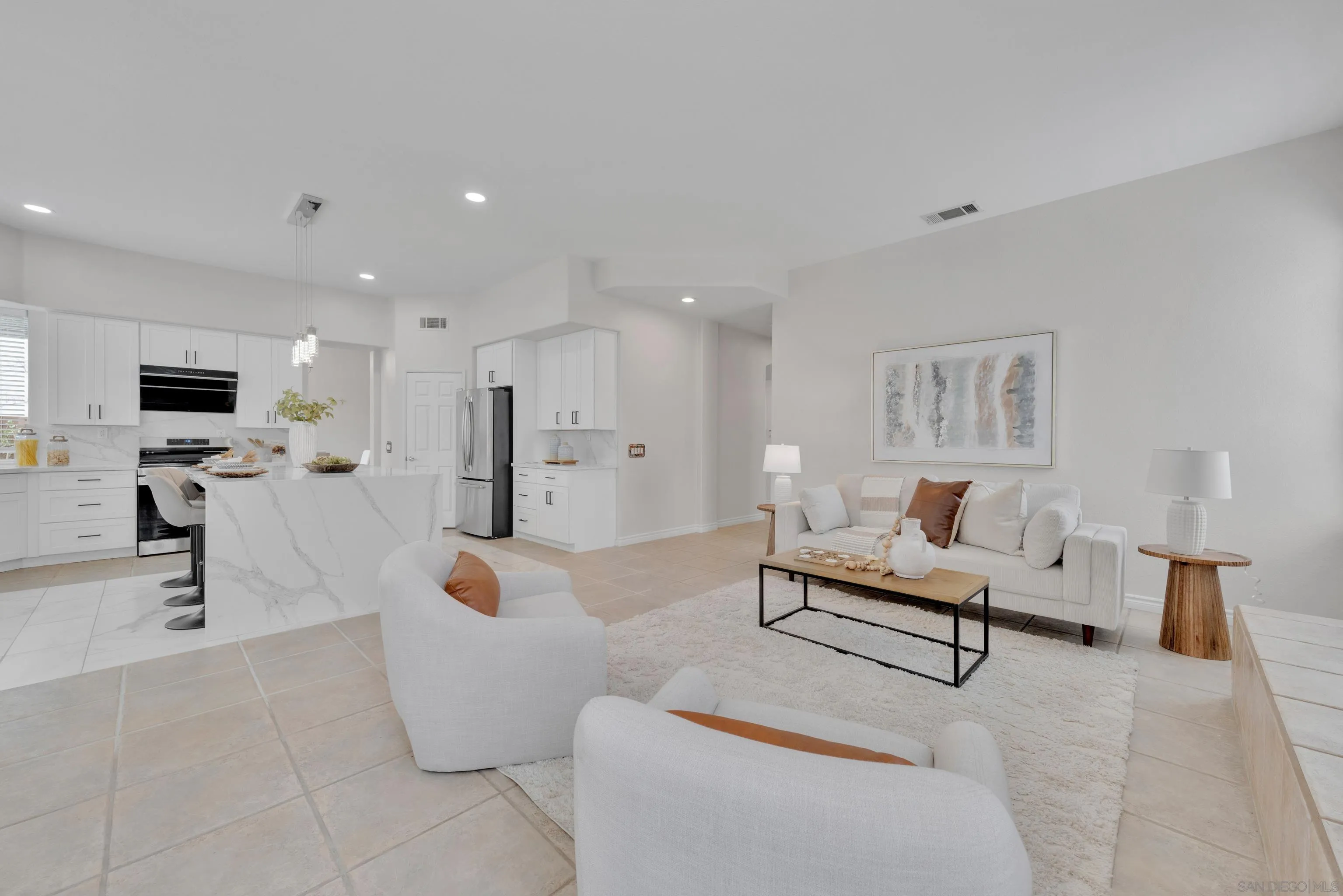 https://cdn.realtyfeed.com/cdn/127/260003940/12364afb73f4234d5d7ff1a435766eb3.webp