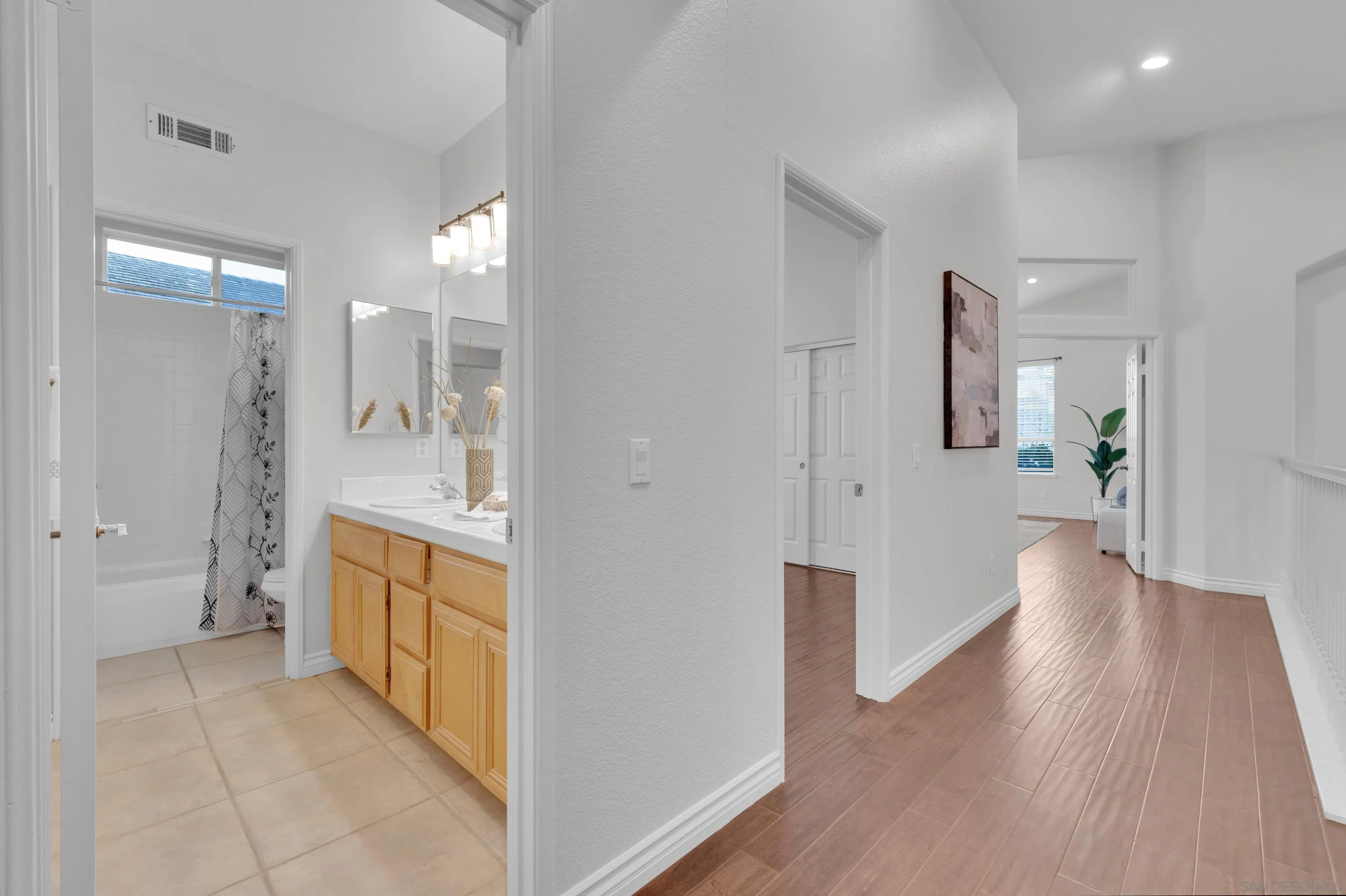 https://cdn.realtyfeed.com/cdn/127/260003940/4cae815f3558507ac07387961f46ecd7.webp