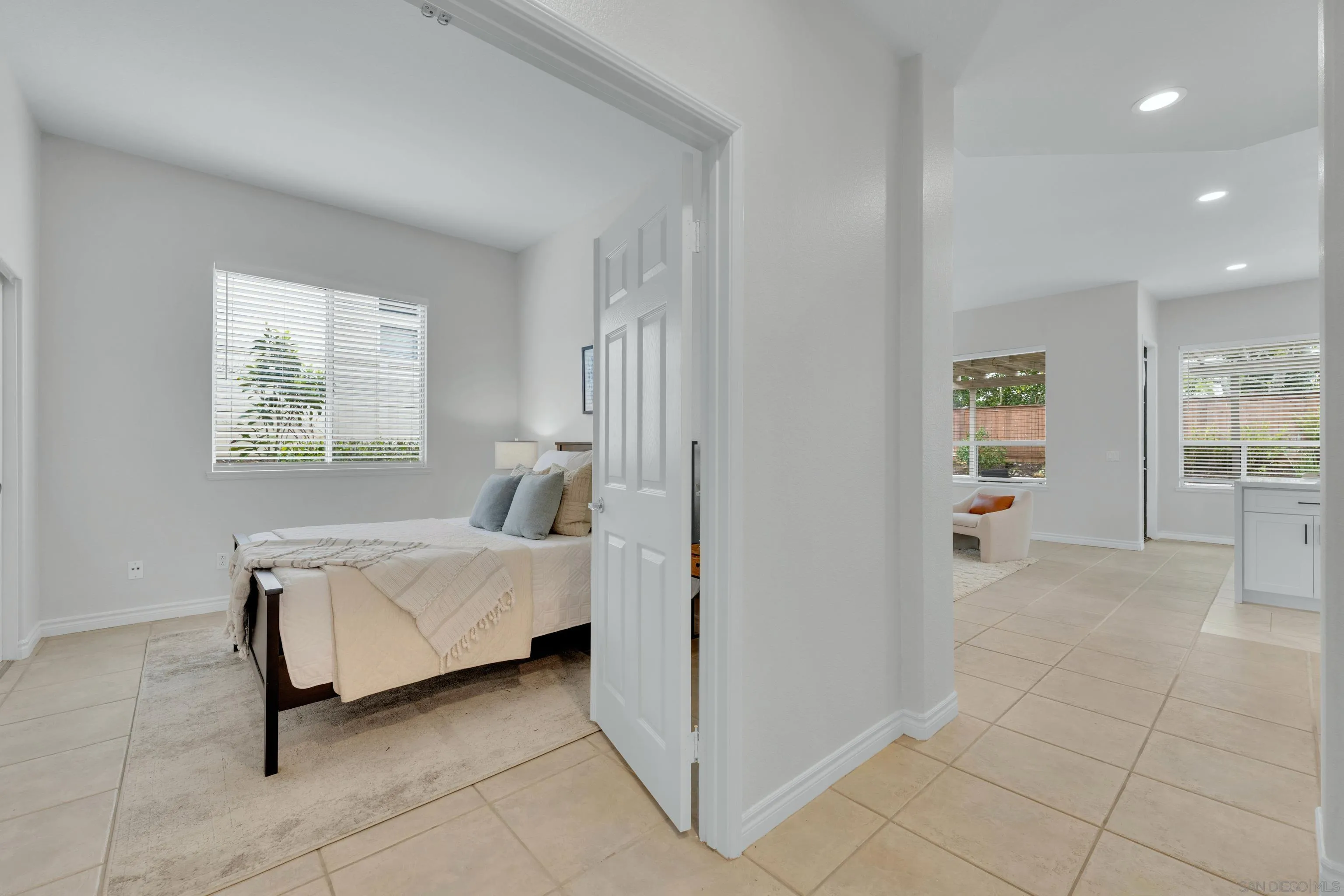 https://cdn.realtyfeed.com/cdn/127/260003940/4fc782716ad52f7fdf1c064fdda9ef3b.webp