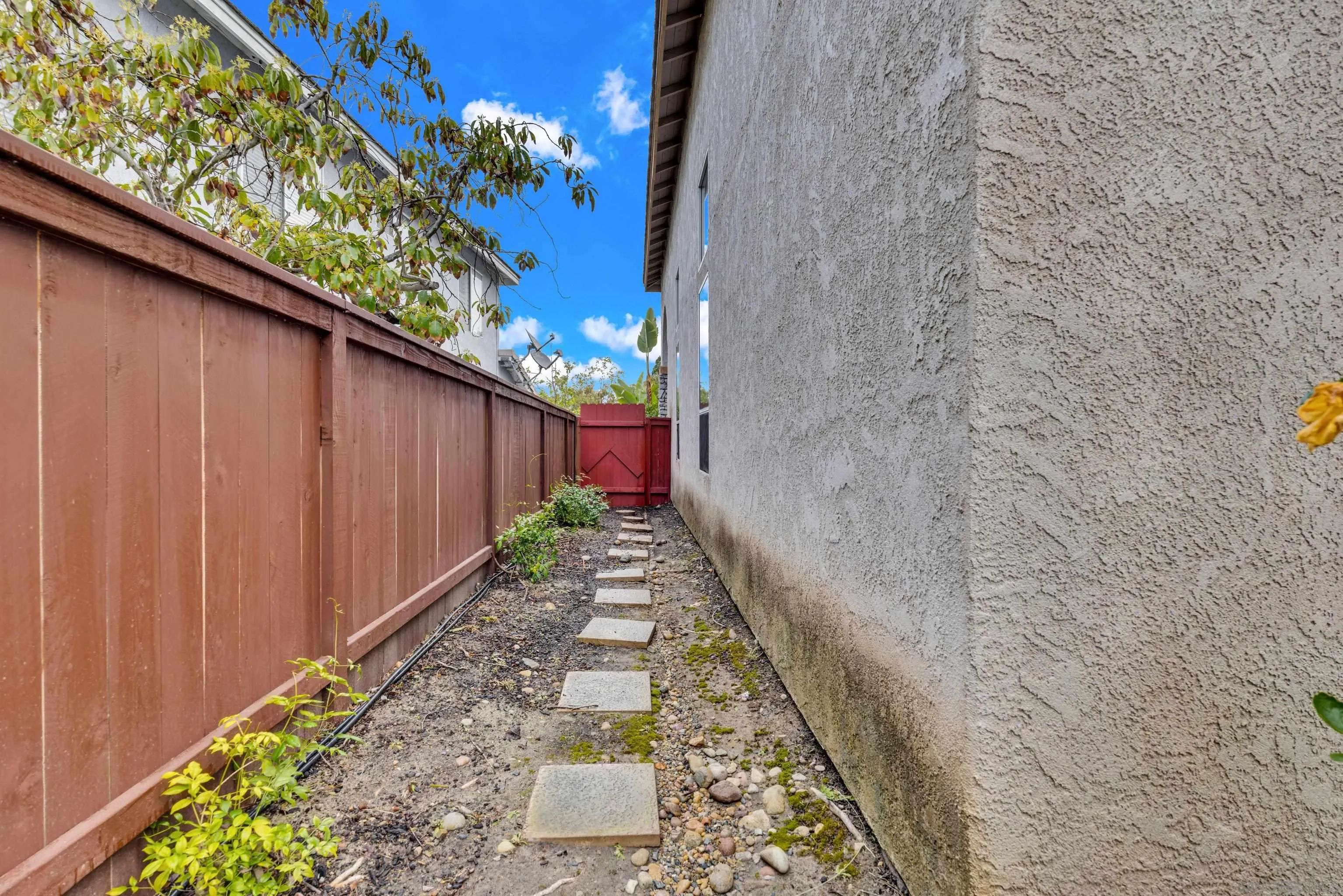 https://cdn.realtyfeed.com/cdn/127/260003940/9b6947ac43531421c07a6785a71cd332.webp
