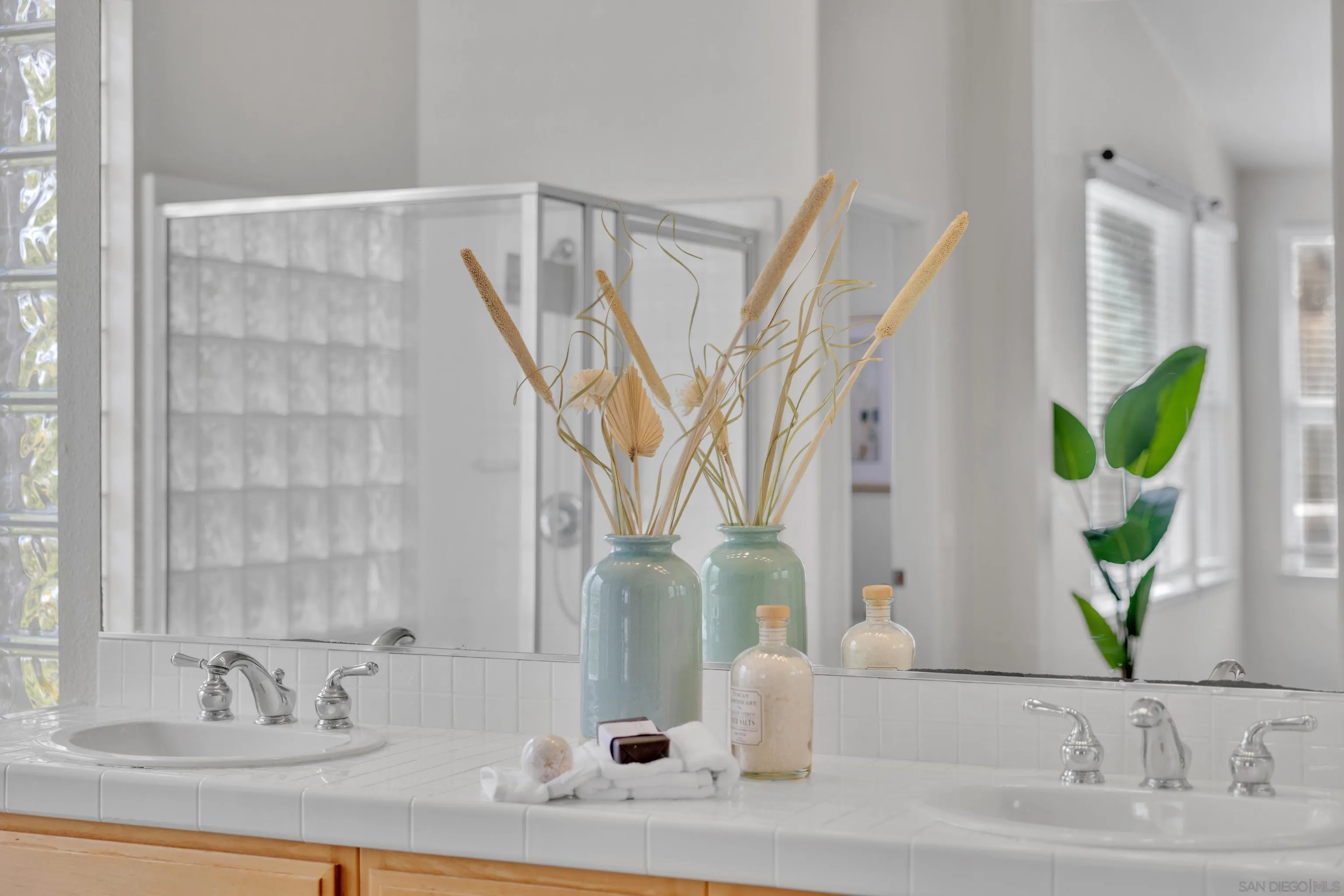 https://cdn.realtyfeed.com/cdn/127/260003940/aae4b221f1a48023f4f6d0363a005660.webp