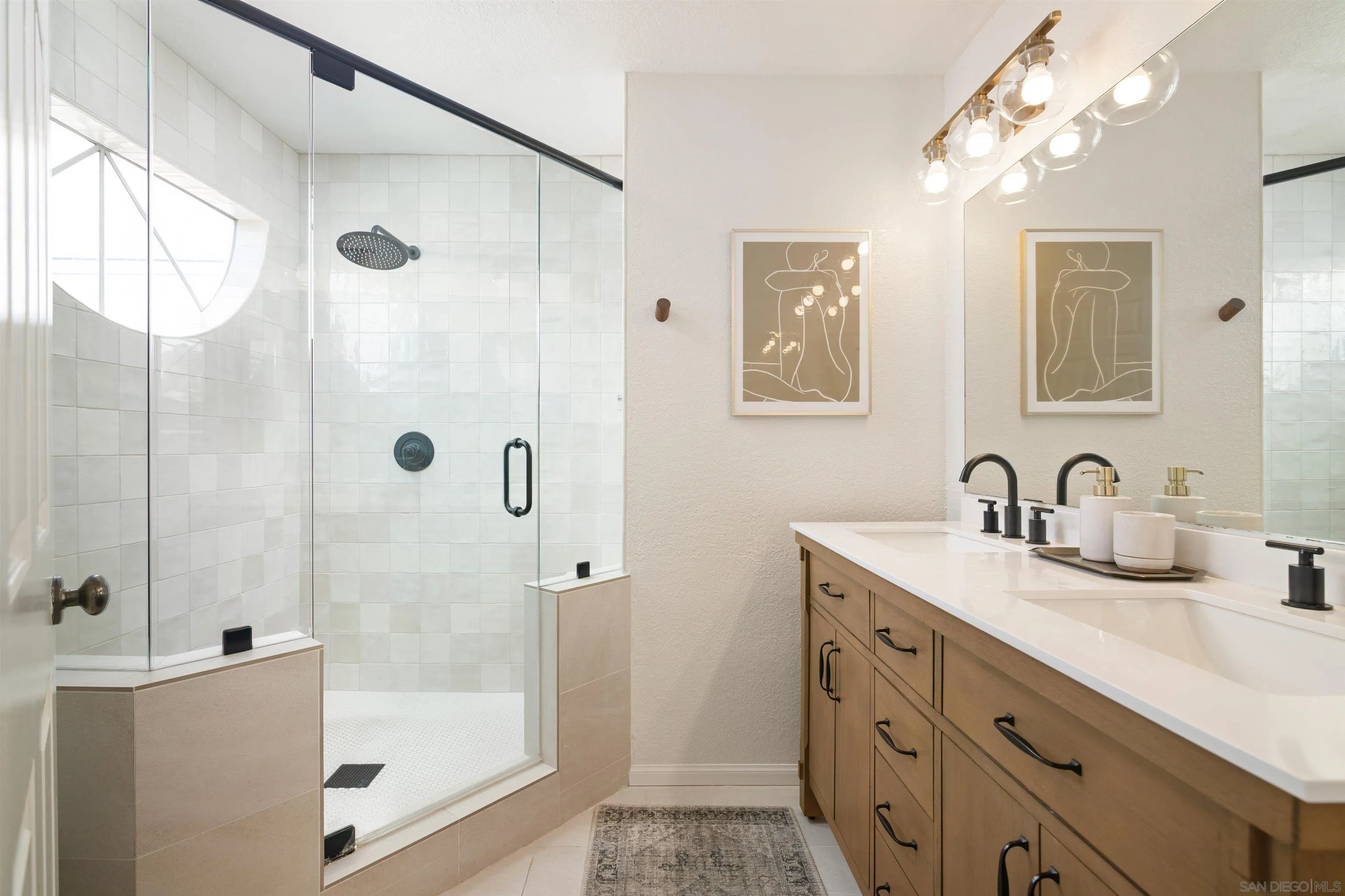 https://cdn.realtyfeed.com/cdn/127/260003946/b82455204414999909f2e761ebdc682f.webp