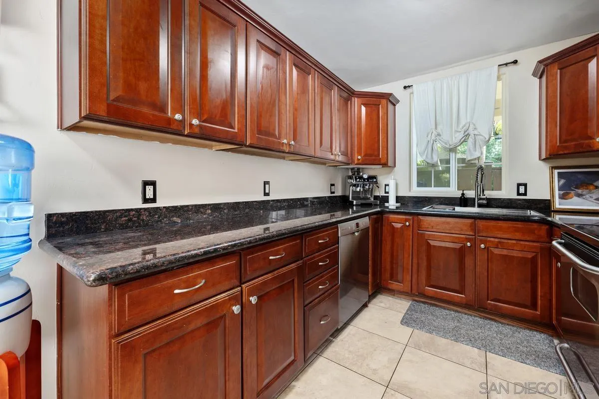 Photo #14: 260003947 Listing: Photo #14