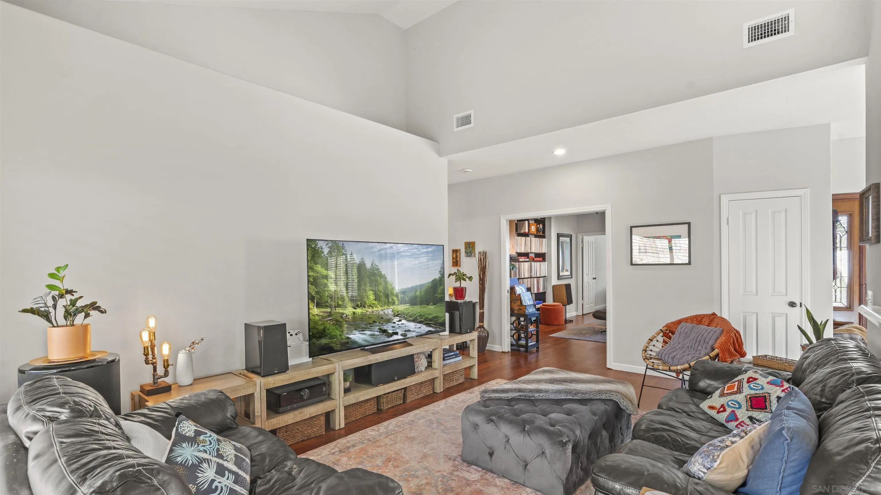 https://cdn.realtyfeed.com/cdn/127/260003952/99538c36c0343f6a1bf15128335f3832.webp