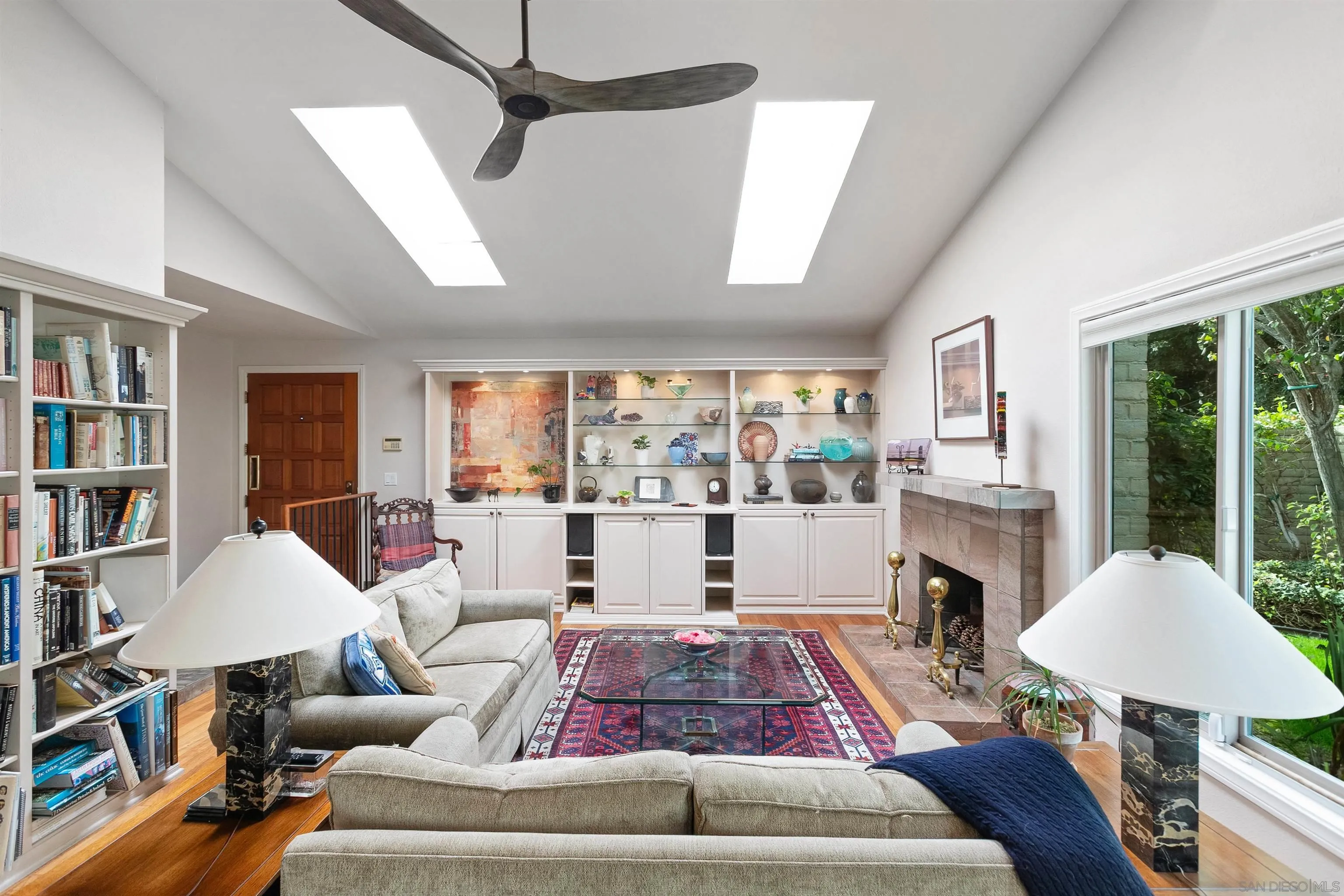 https://cdn.realtyfeed.com/cdn/127/260003953/3f51c071da6e751f4b51b028c09b9a45.webp