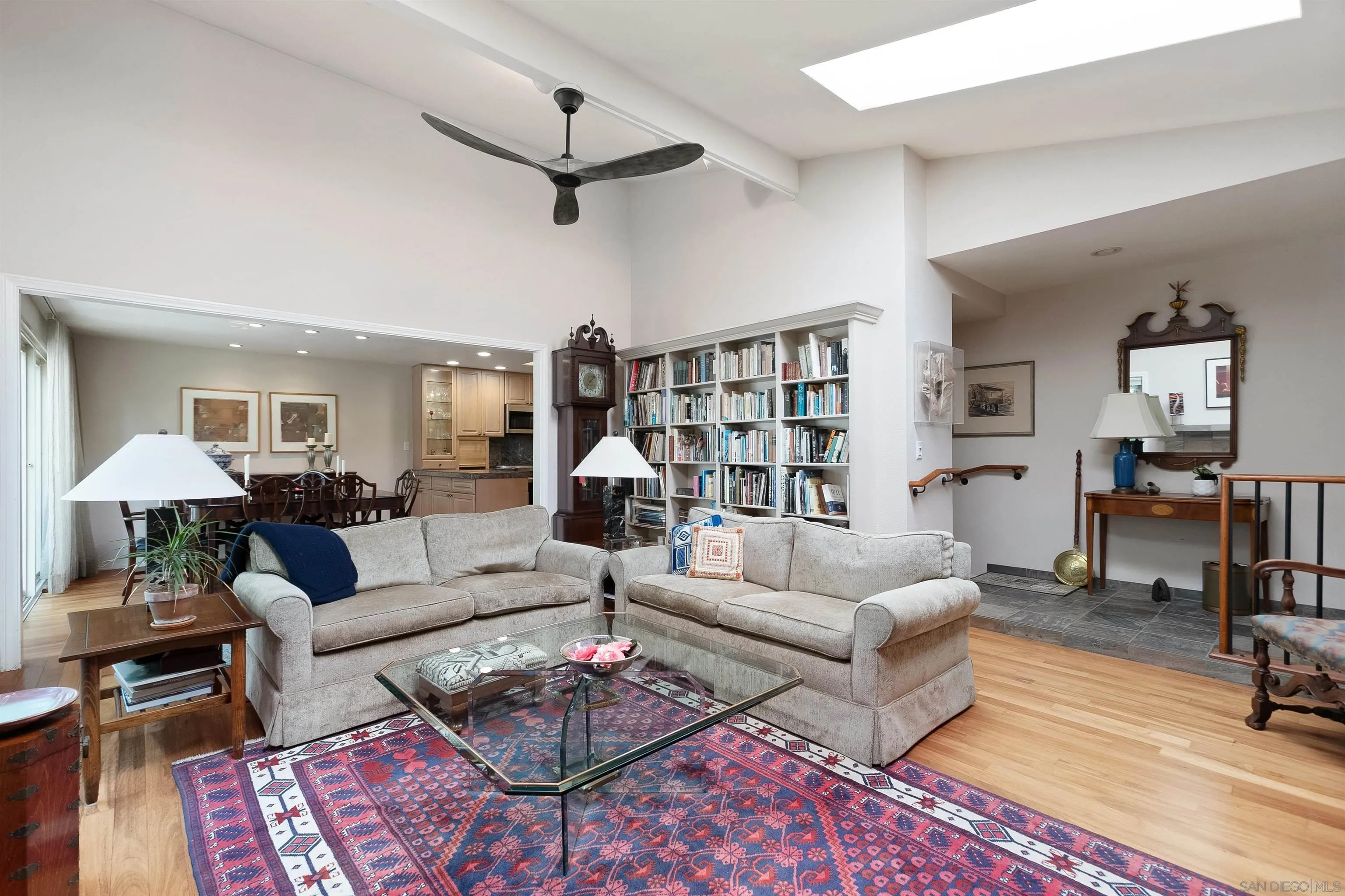 https://cdn.realtyfeed.com/cdn/127/260003953/93c7918edbc7a02f3c5542255c2a7546.webp