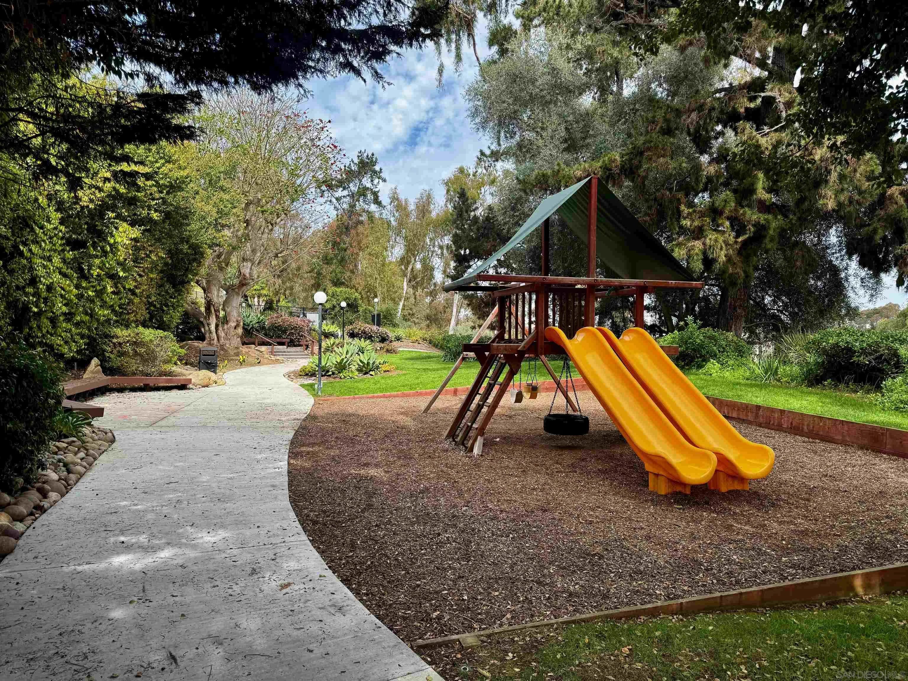 Photo #35: 260003953 Listing: Photo #35