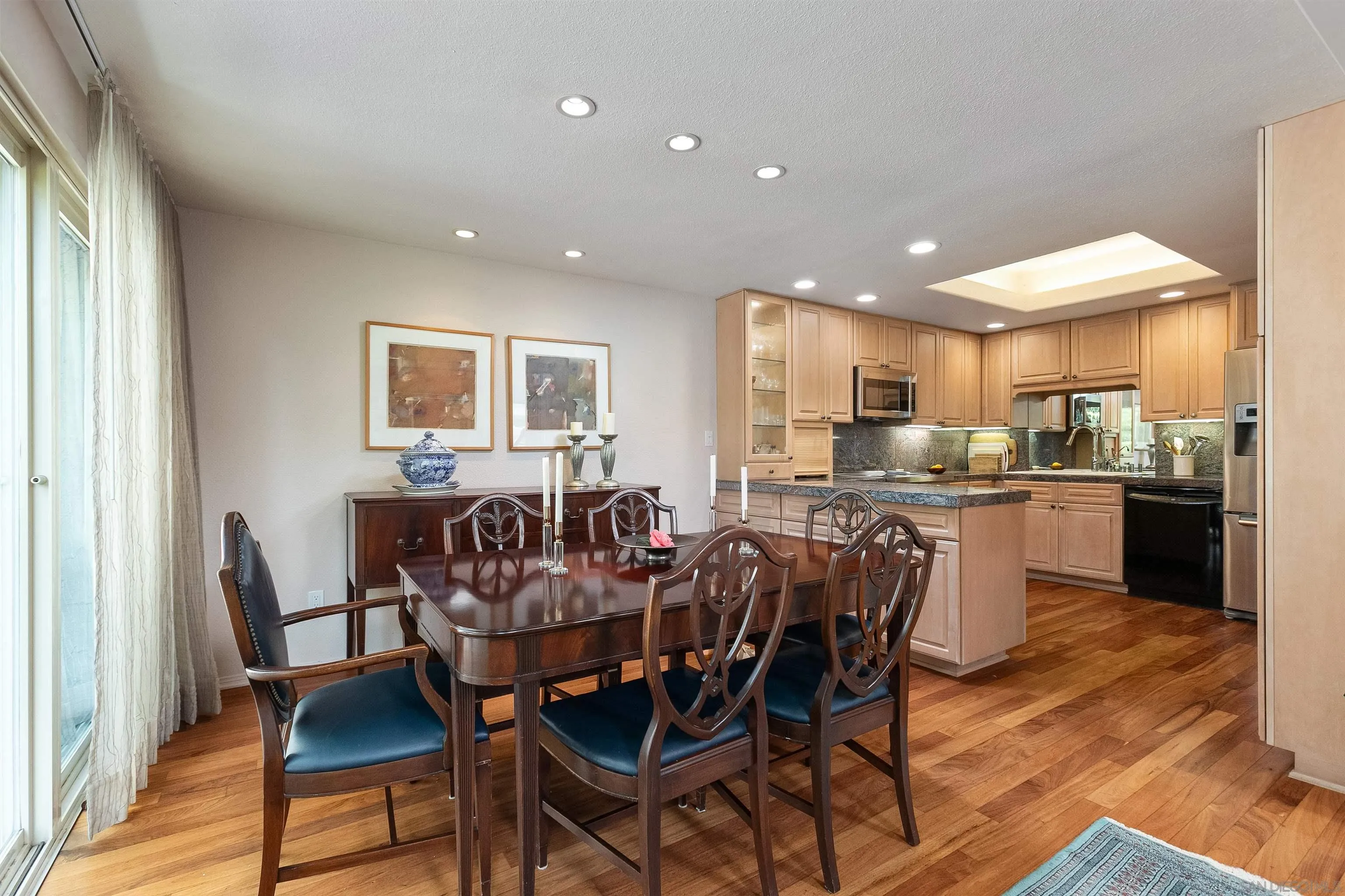 https://cdn.realtyfeed.com/cdn/127/260003953/f05d7e4950b1bb3ec3146ae557bb1080.webp