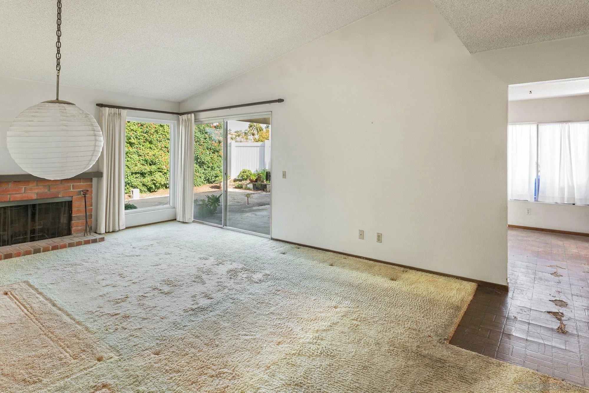 https://cdn.realtyfeed.com/cdn/127/260003955/3c084c214c336d7810e2b1350a8034e2.webp