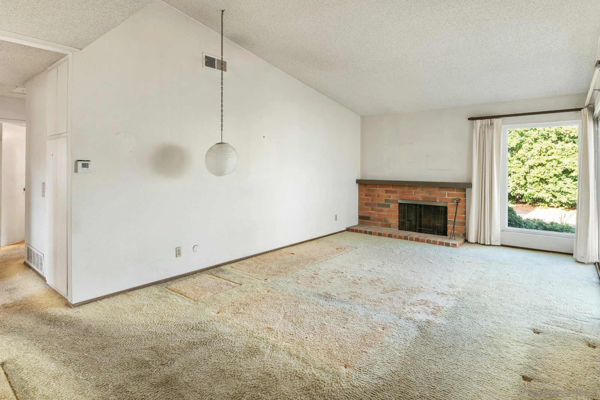 https://cdn.realtyfeed.com/cdn/127/260003955/4d6d9aaf0f410c4de4caacec7aa80a49.webp