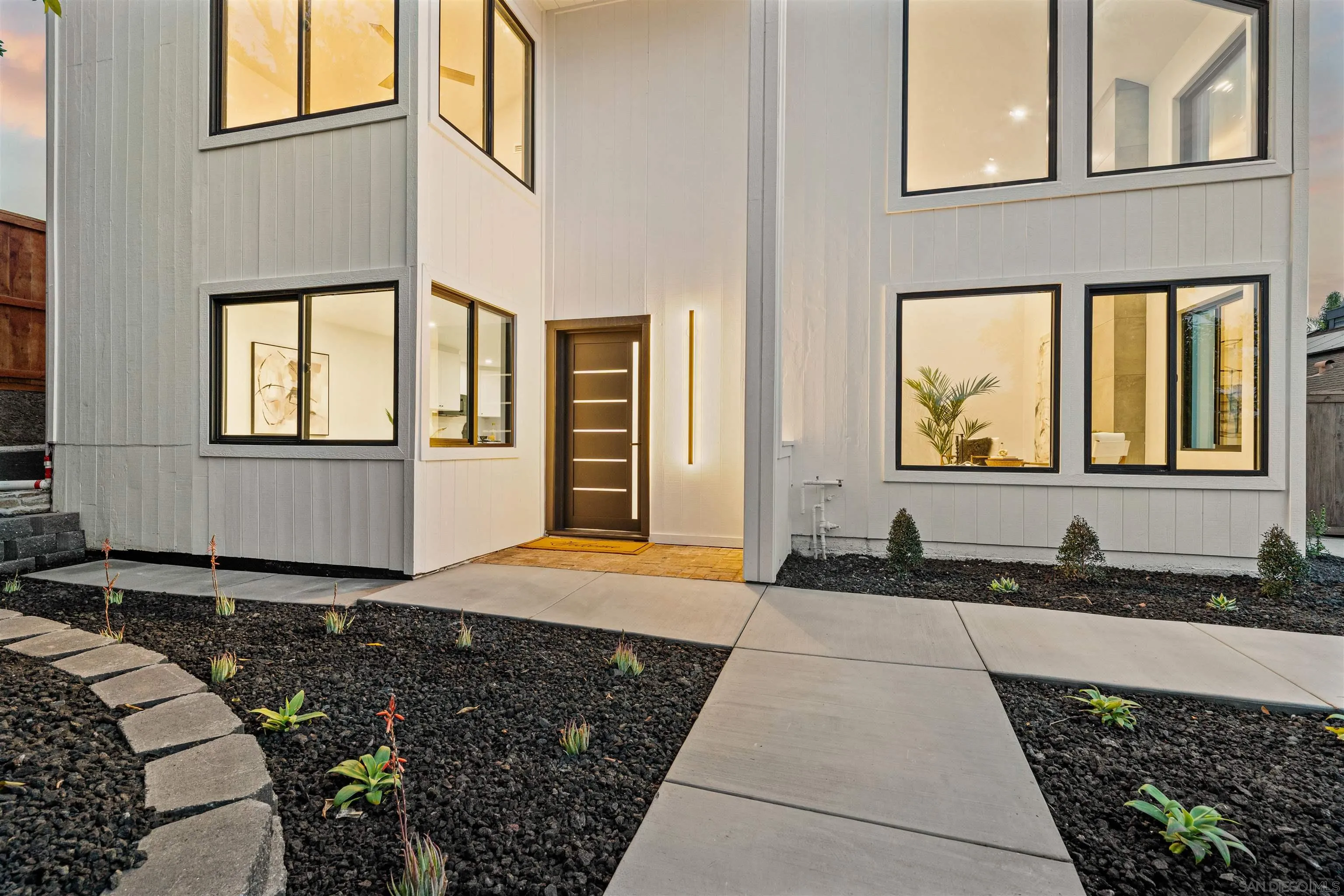 https://cdn.realtyfeed.com/cdn/127/260003963/5c266f3b2bd4b5b2616f72fcff1d3364.webp