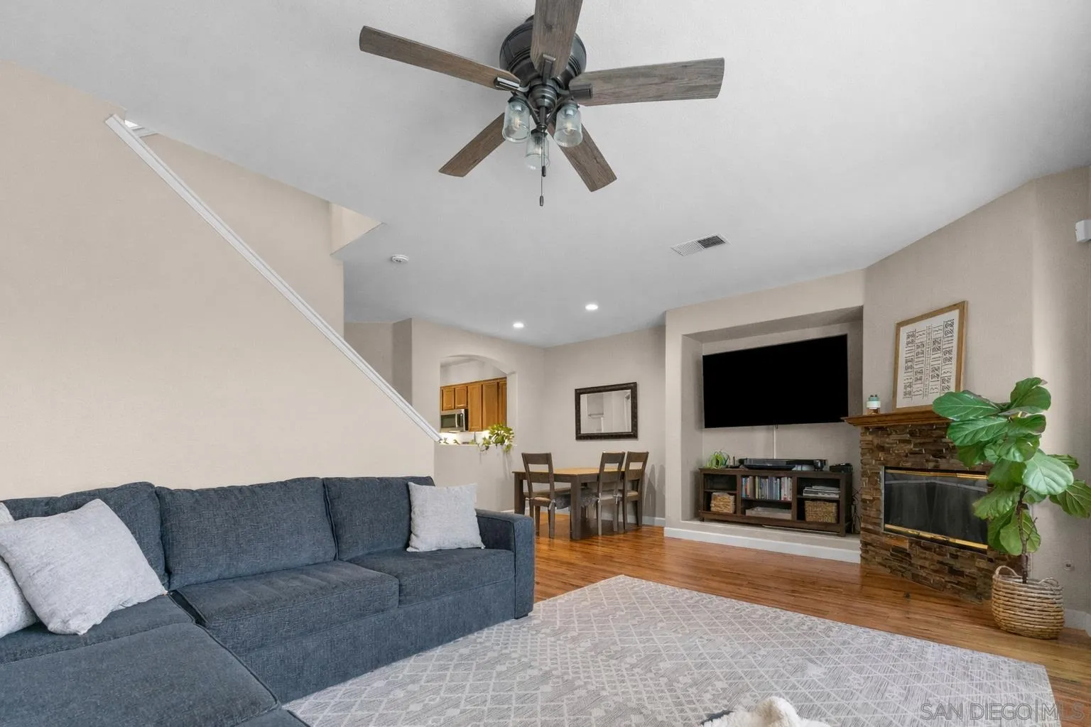 Photo #6: 260003967 Listing: Photo #6