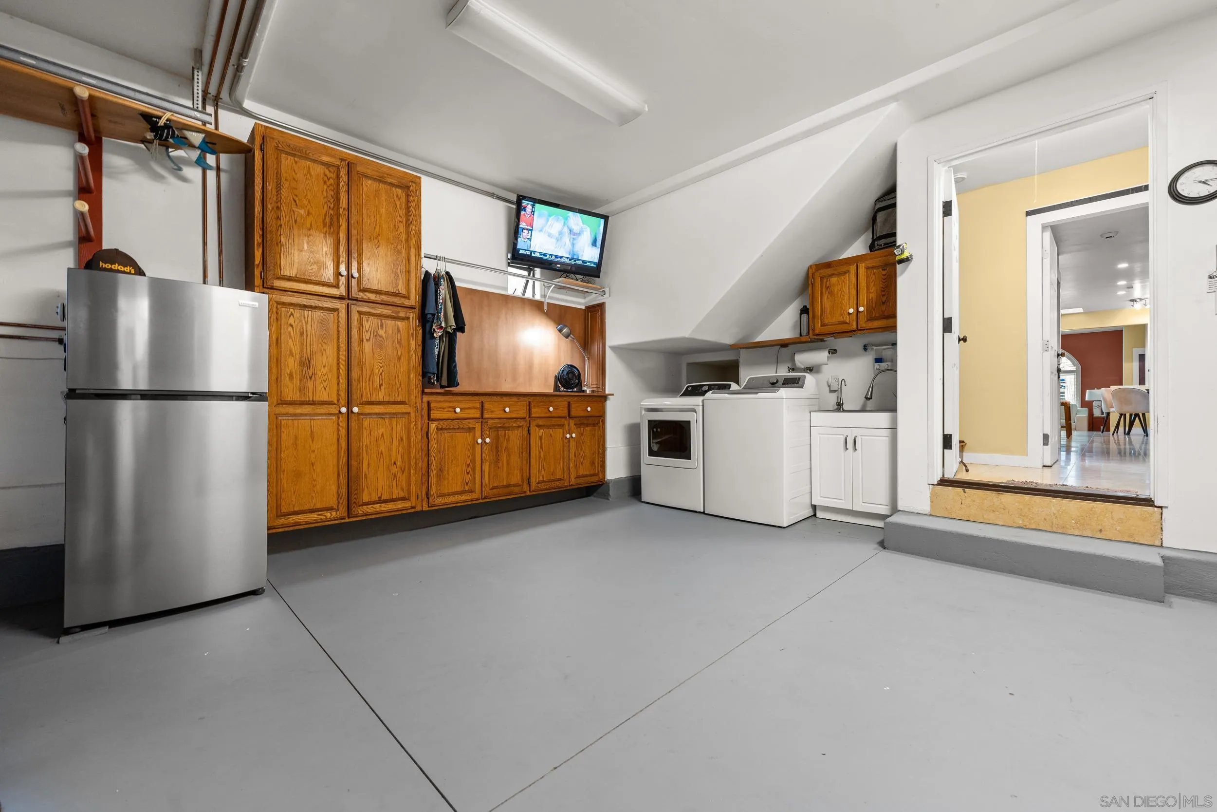 https://cdn.realtyfeed.com/cdn/127/260003969/37e00eae4d065ef3d78ee83ab7cf7f66.webp