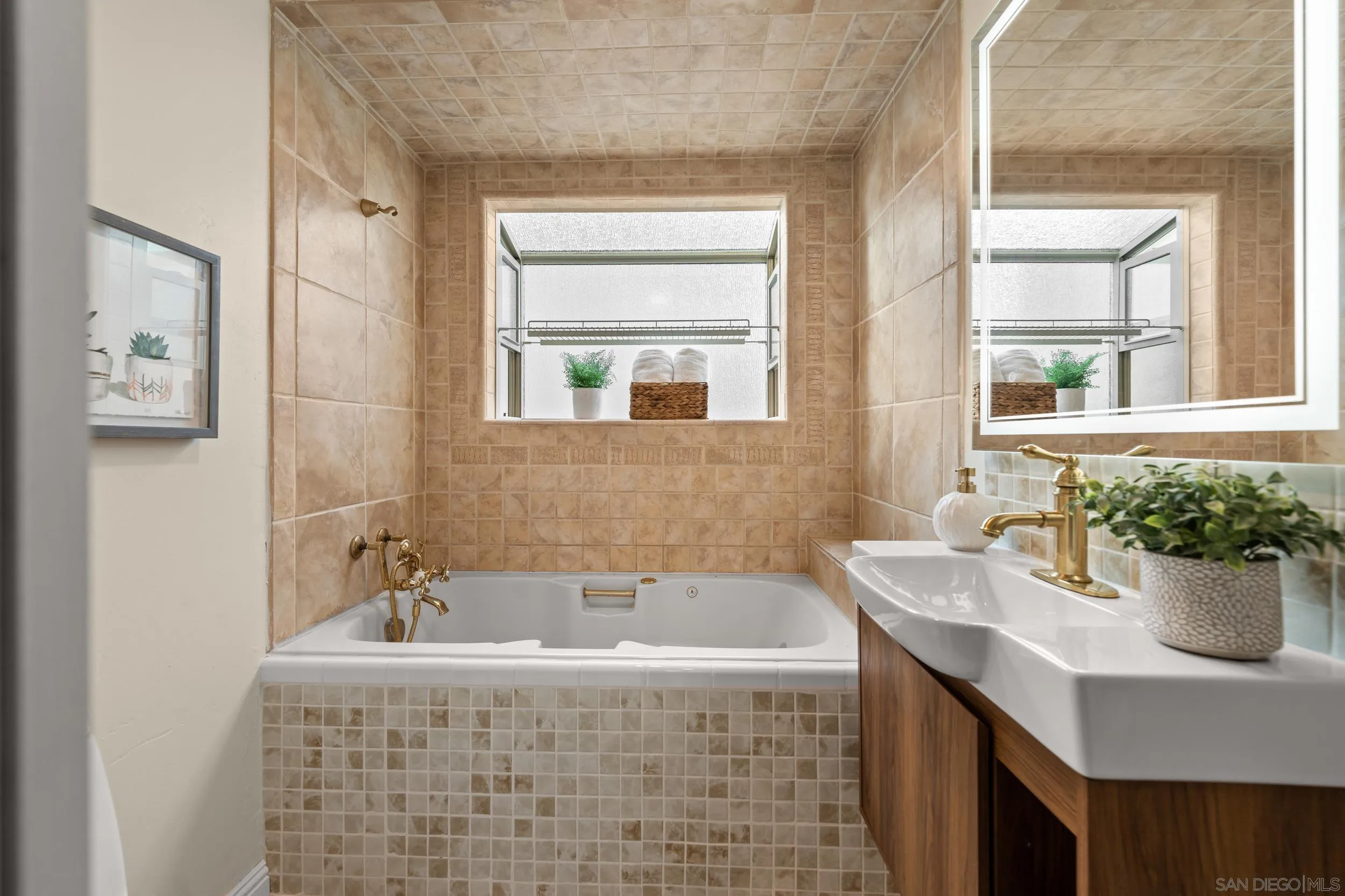 https://cdn.realtyfeed.com/cdn/127/260003969/3bcb9e178c87c4f18ba6cacee30defa5.webp
