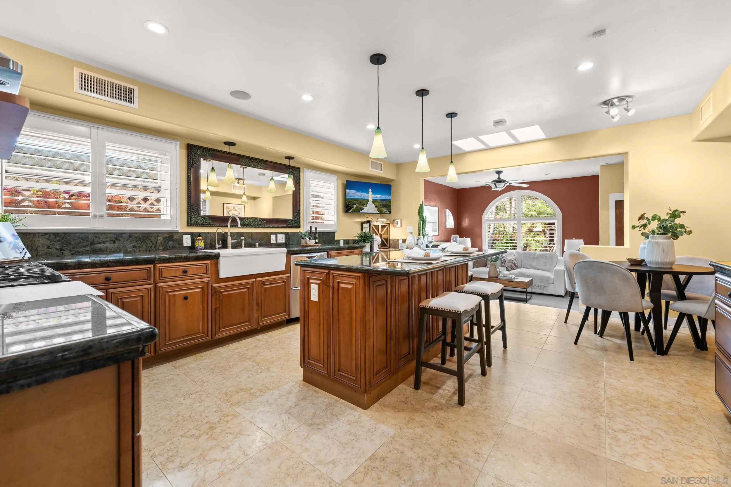 https://cdn.realtyfeed.com/cdn/127/260003969/ce69b2cdb463fec302539c6f8f834518.webp