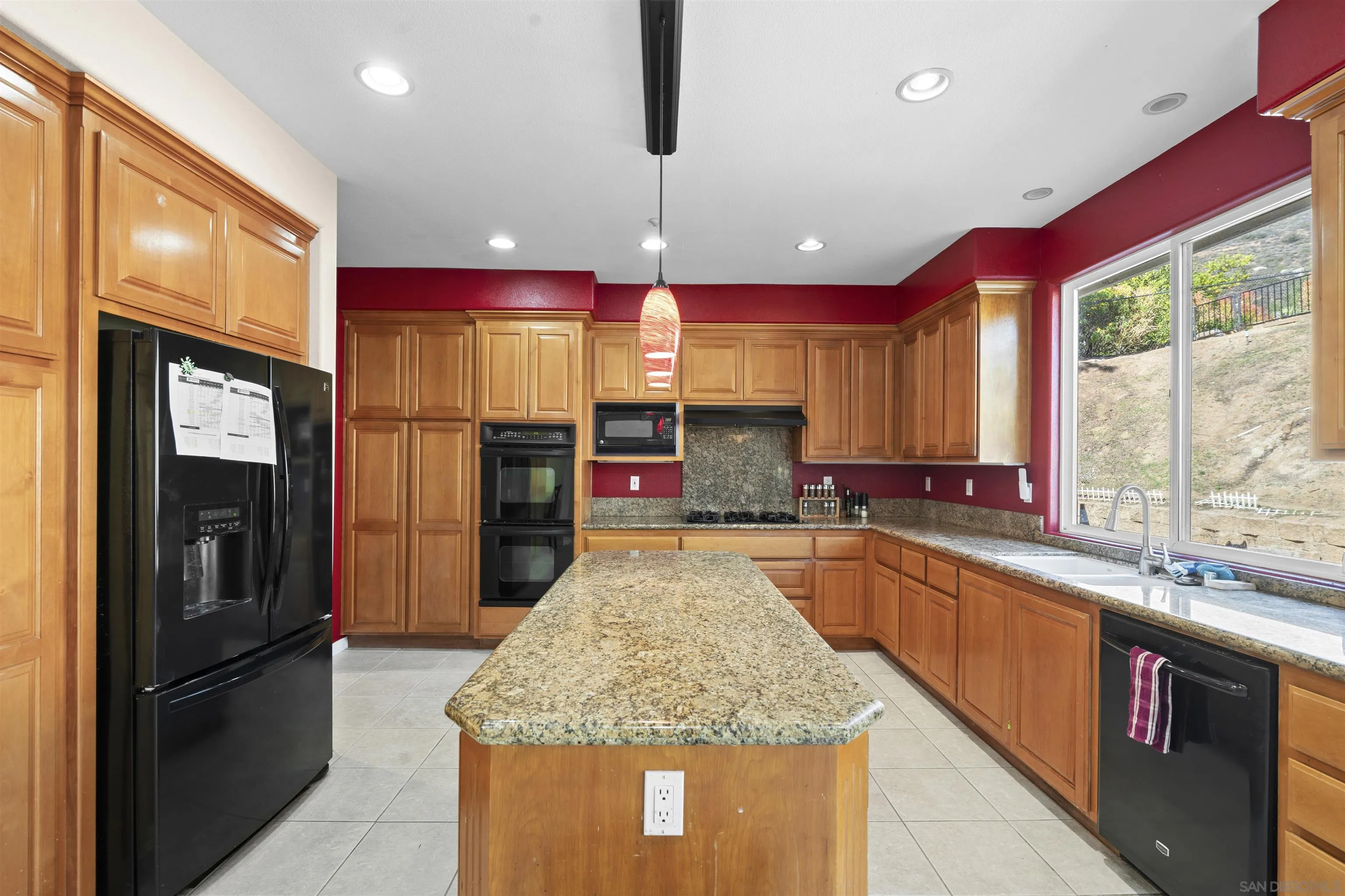 https://cdn.realtyfeed.com/cdn/127/260003971/bc4b63ebc91acb30c9c401a6b26e57f6.webp