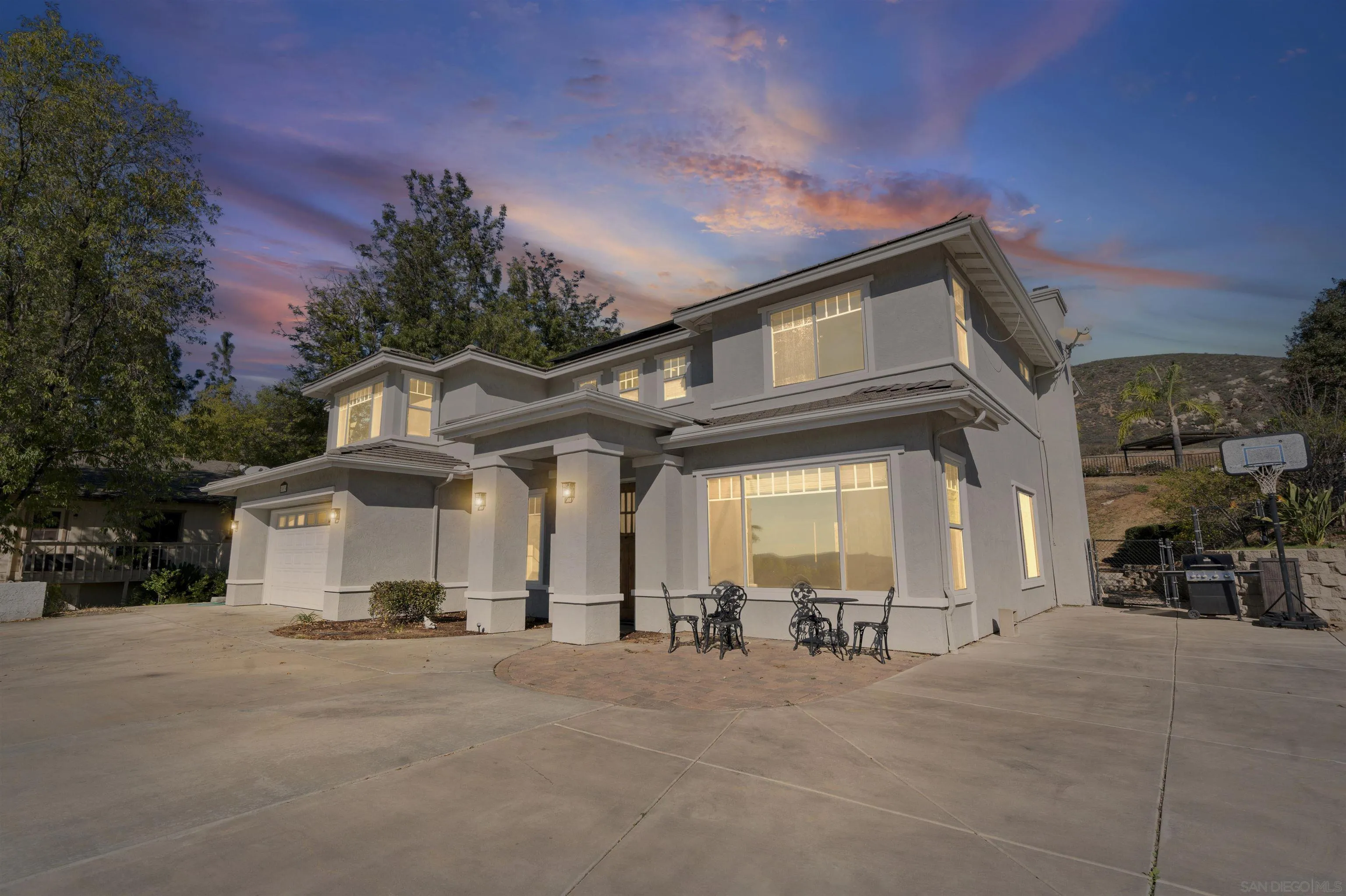 https://cdn.realtyfeed.com/cdn/127/260003971/e65f19a97fbc6d4250d7ad597f261e7c.webp