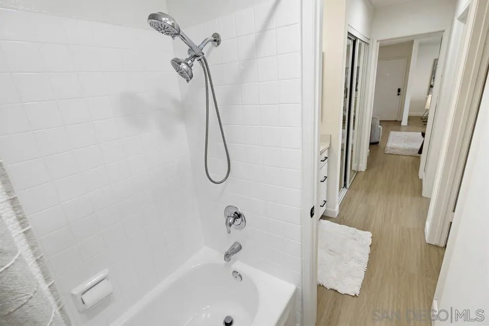 Photo #28: 260003975 Listing: Photo #28