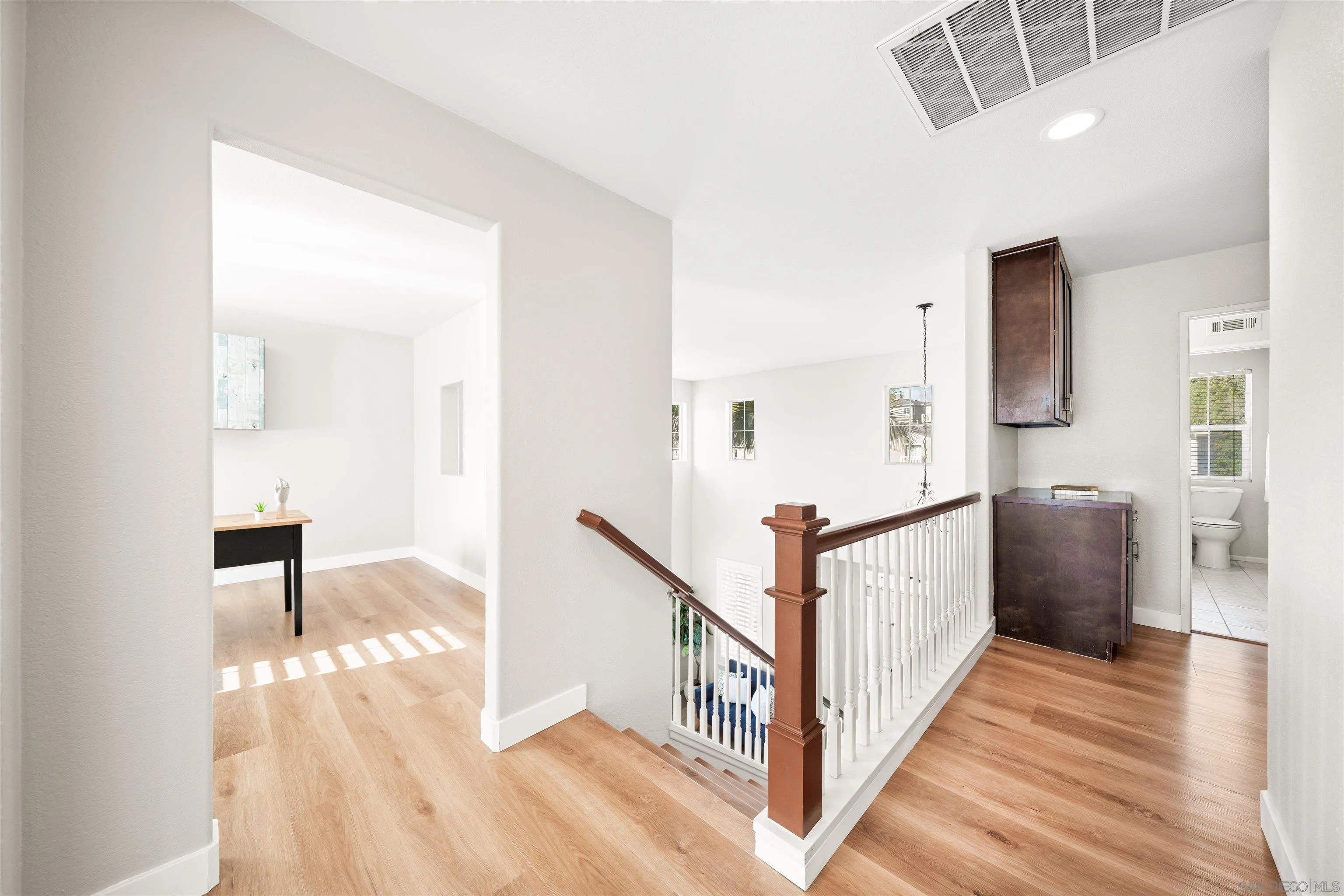 https://cdn.realtyfeed.com/cdn/127/260003978/7851f74591ea14913bdc38aec69a0282.webp