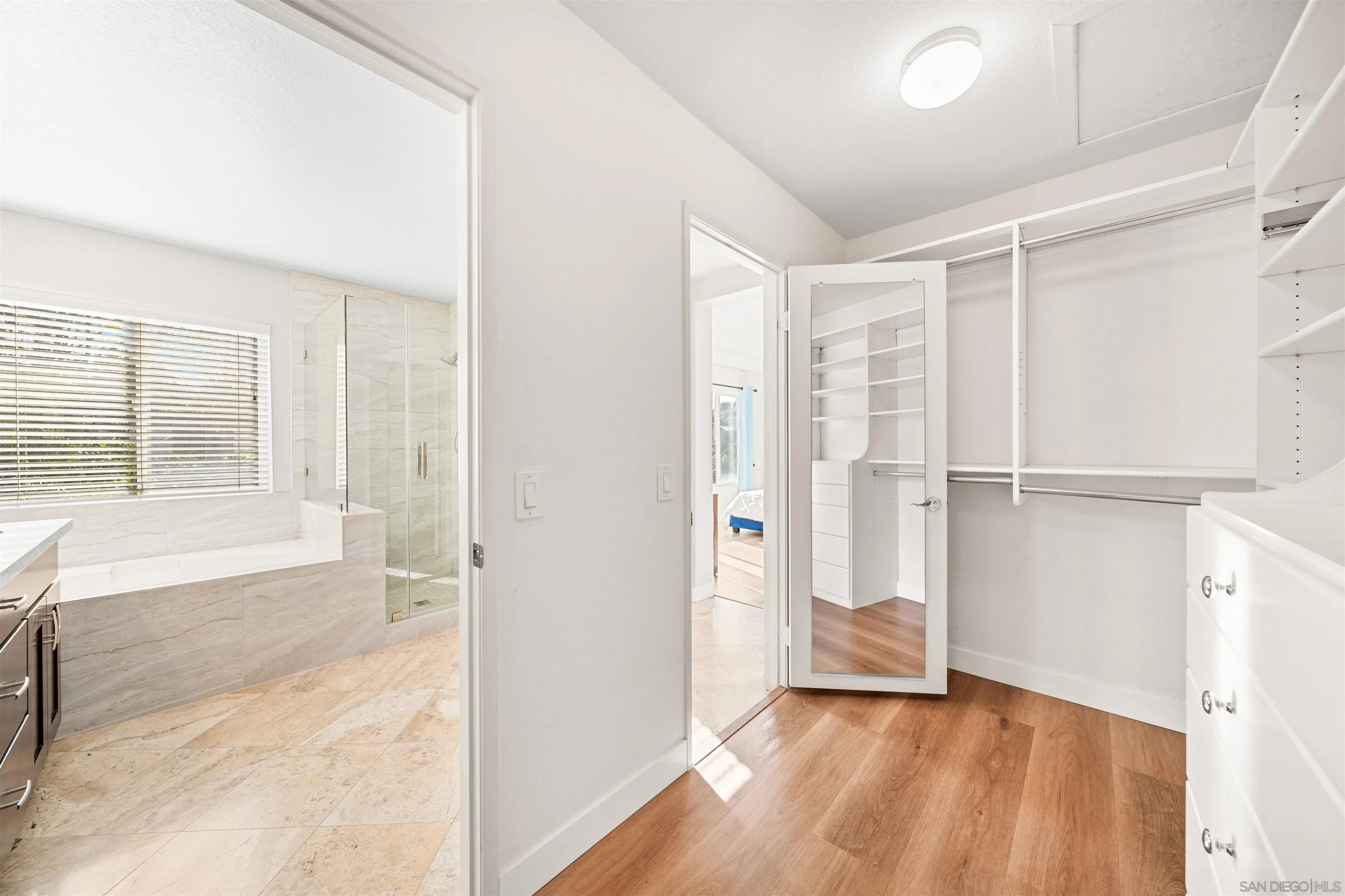 https://cdn.realtyfeed.com/cdn/127/260003978/c13746d0bea34257a72e17f741a47020.webp