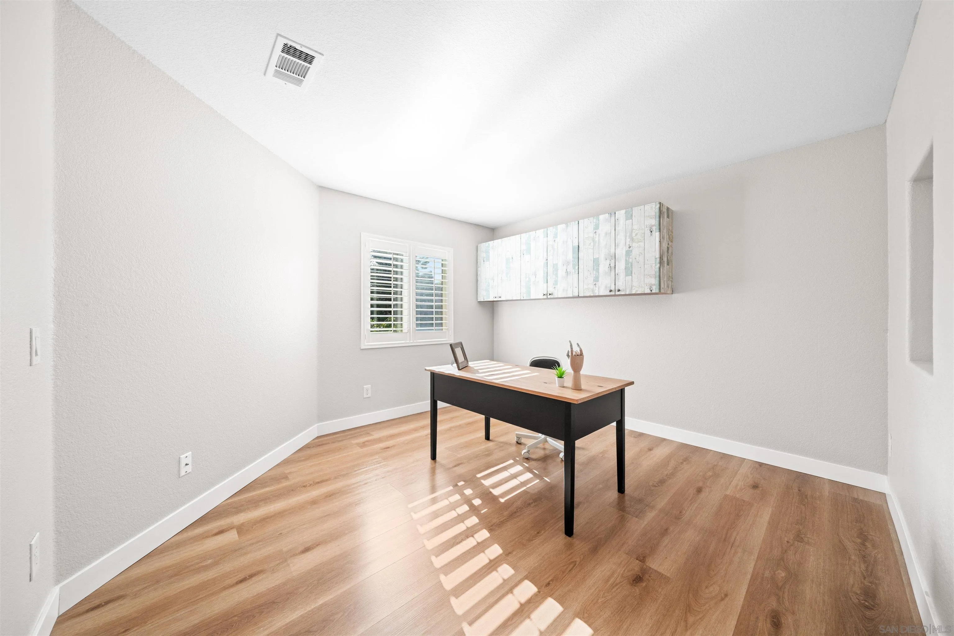 https://cdn.realtyfeed.com/cdn/127/260003978/fac271af23f99f4909c6b3b47831064f.webp