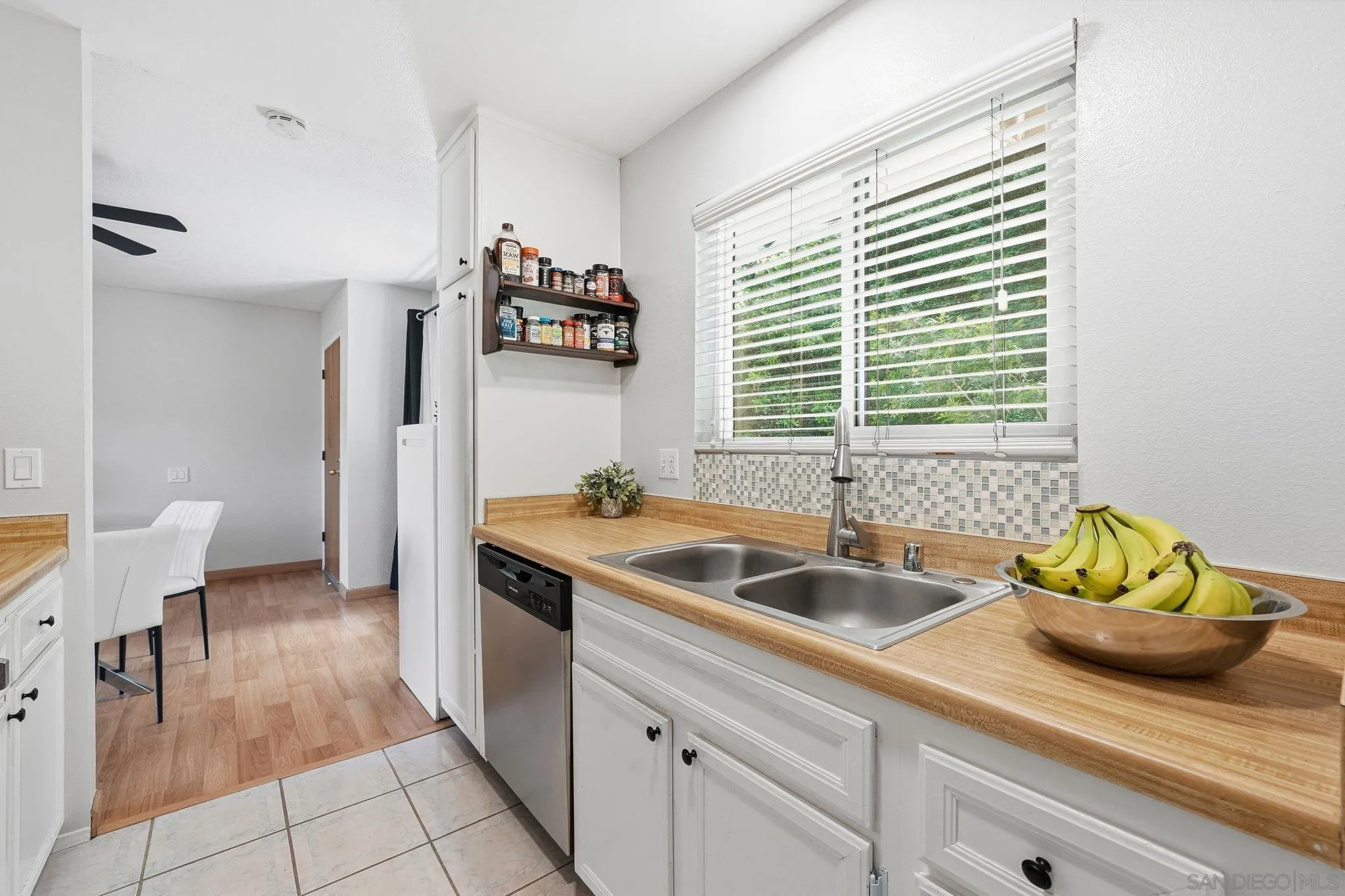 Photo #8: 260003983 Listing: Photo #8