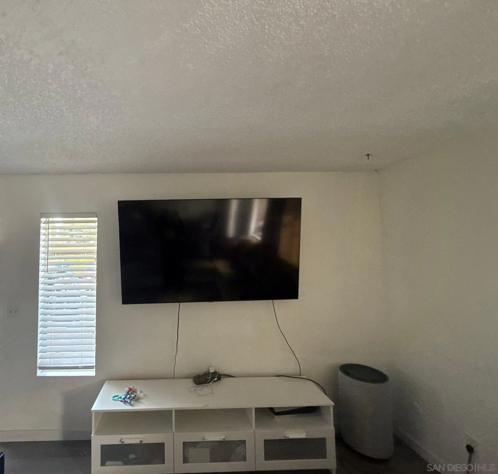 Photo #8: 260003985 Listing: Photo #8