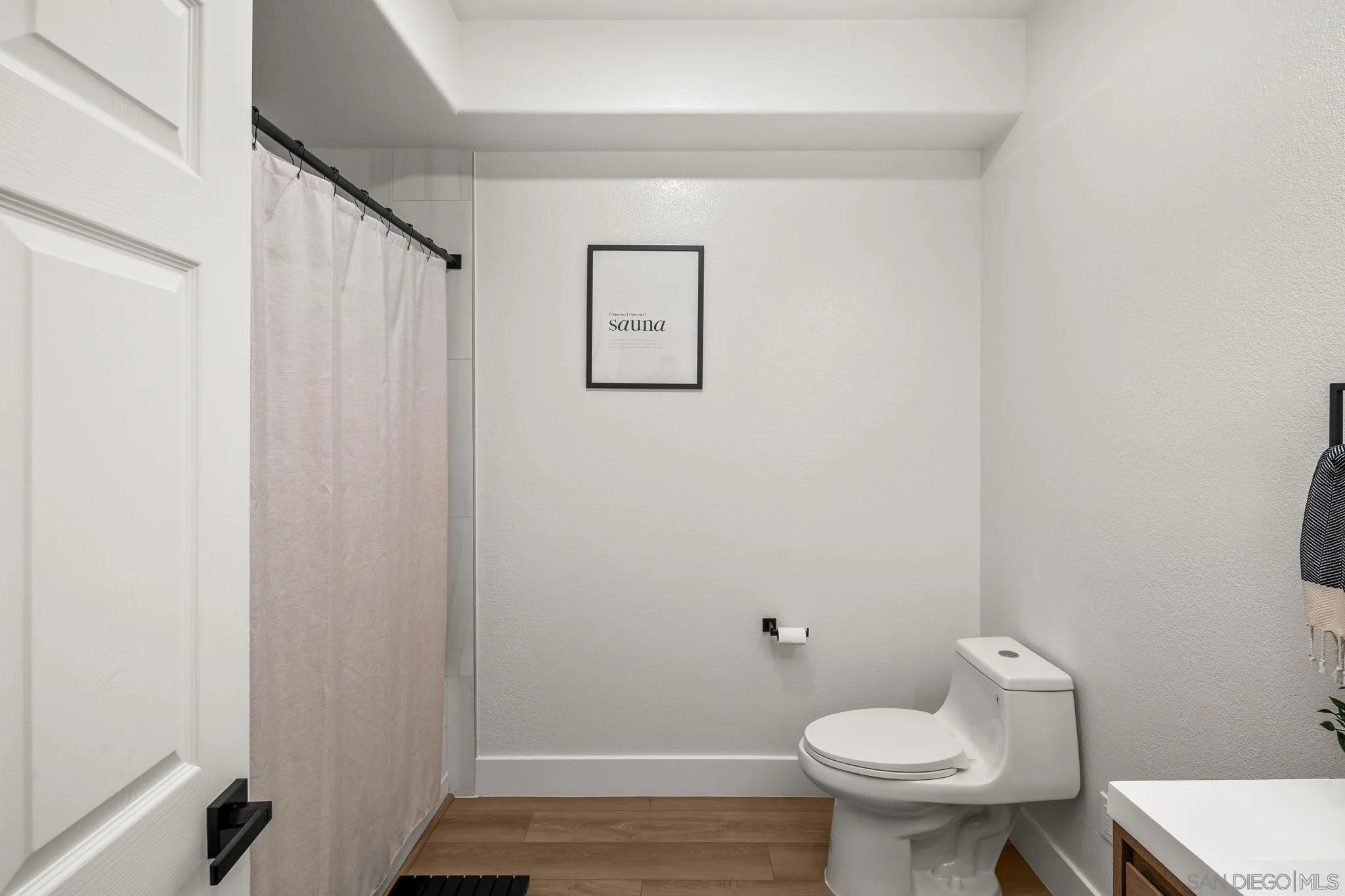 Photo #21: 260003987 Listing: Photo #21