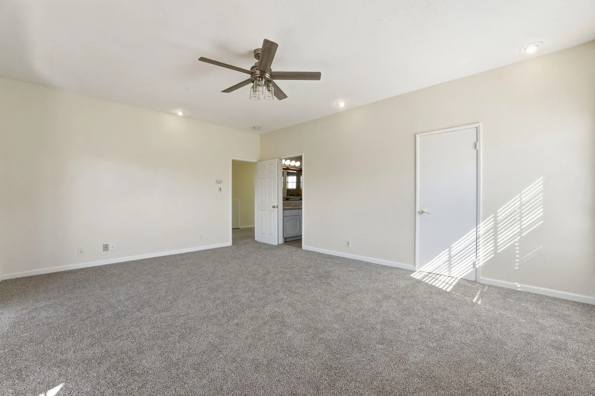 https://cdn.realtyfeed.com/cdn/127/260003988/3f83898e5d3891fd5420d0288ebd44a8.webp
