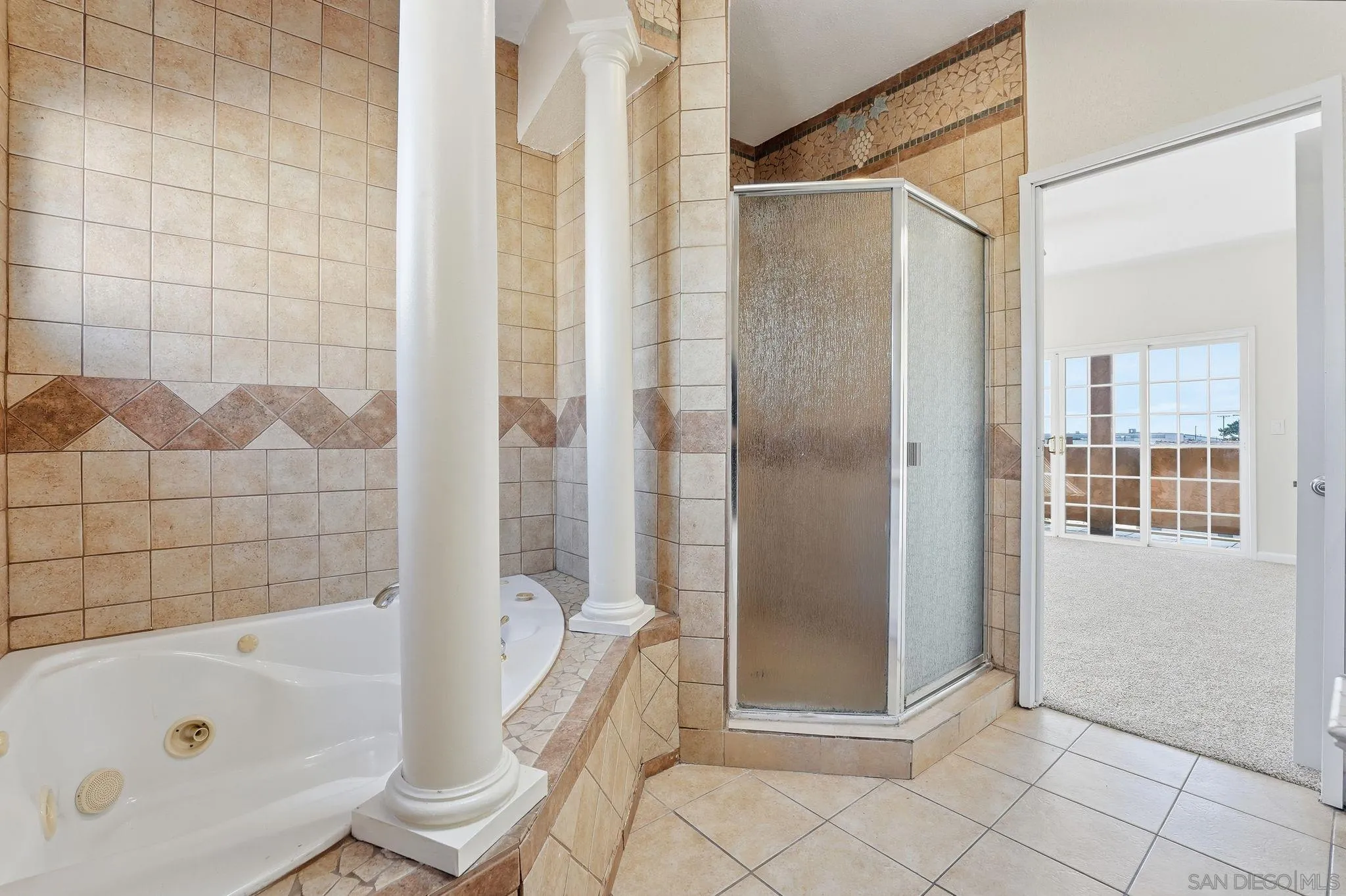 https://cdn.realtyfeed.com/cdn/127/260003988/63a4266a9d7321a69906ead41172031e.webp