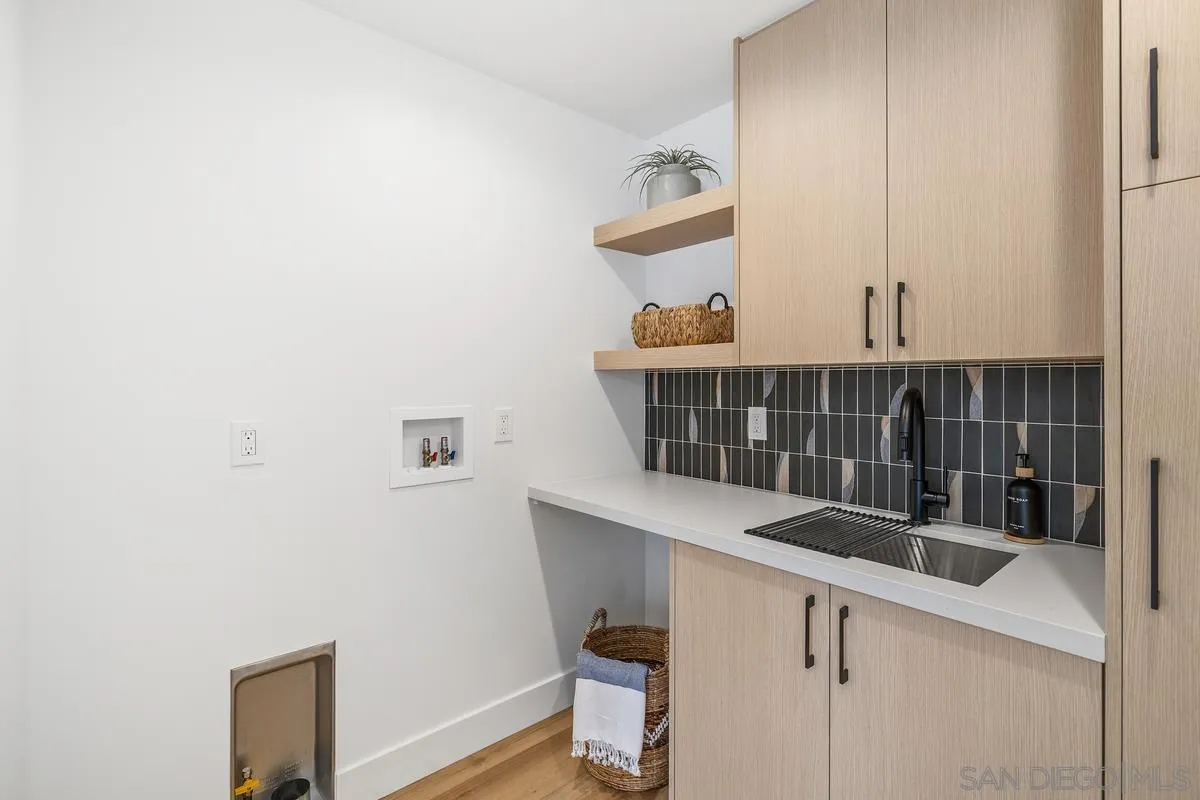 https://cdn.realtyfeed.com/cdn/127/260003992/c00d677ba1d883eff841fab7d11c7367.webp