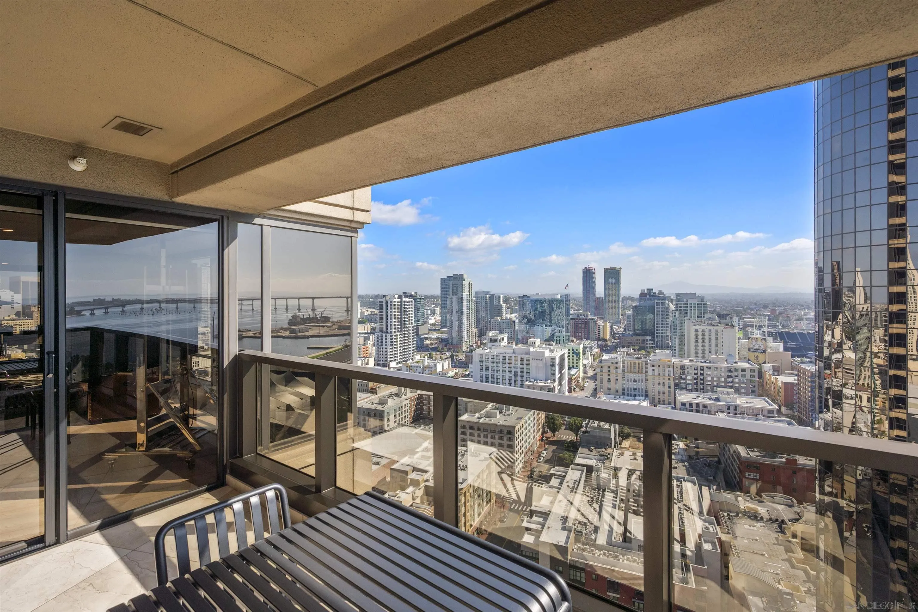 https://cdn.realtyfeed.com/cdn/127/260003999/1e96a5d3761a645b4d07fae158a52edd.webp