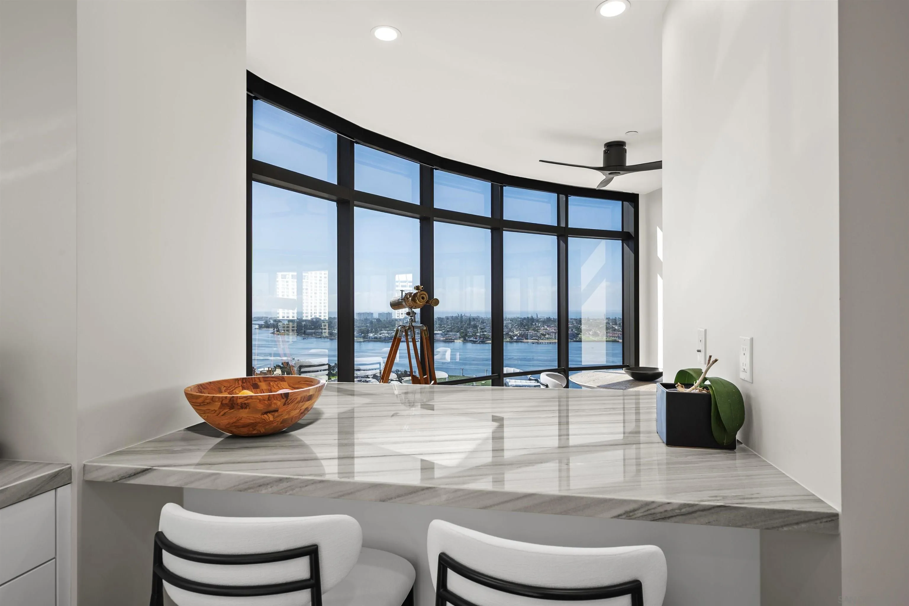 https://cdn.realtyfeed.com/cdn/127/260003999/82b614af6de5daf675330667079fdd5d.webp