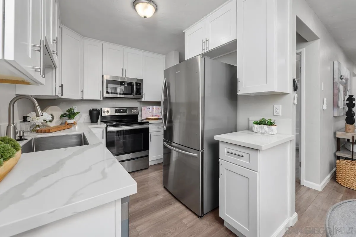 https://cdn.realtyfeed.com/cdn/127/260004000/2aa9e0bf1779b0af4058b6a976dc9852.webp