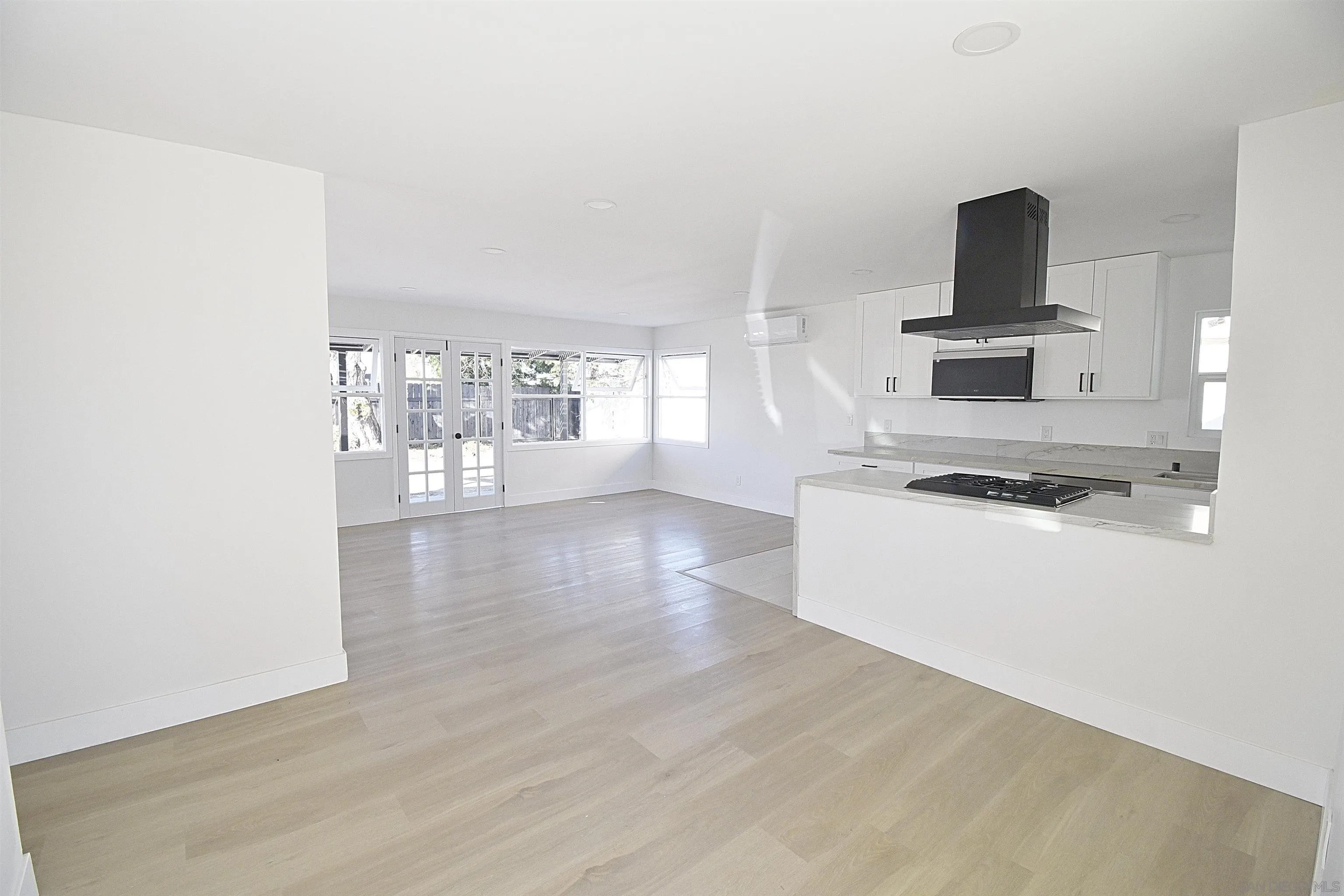 https://cdn.realtyfeed.com/cdn/127/260004002/c2fb4f3bd10158d6e1b187e6c7c9a121.webp