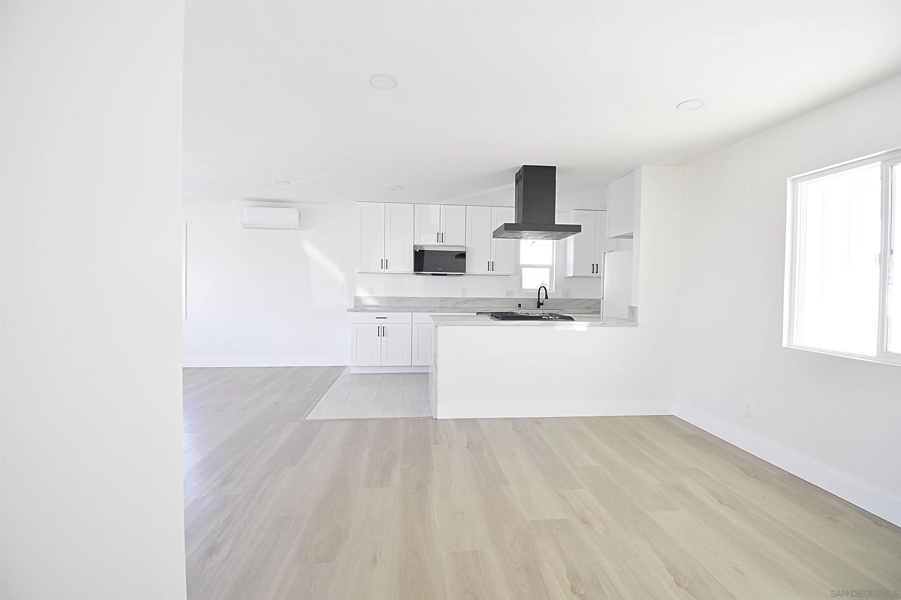 https://cdn.realtyfeed.com/cdn/127/260004002/f8ea8506e781f9e65271839c5cfc3113.webp