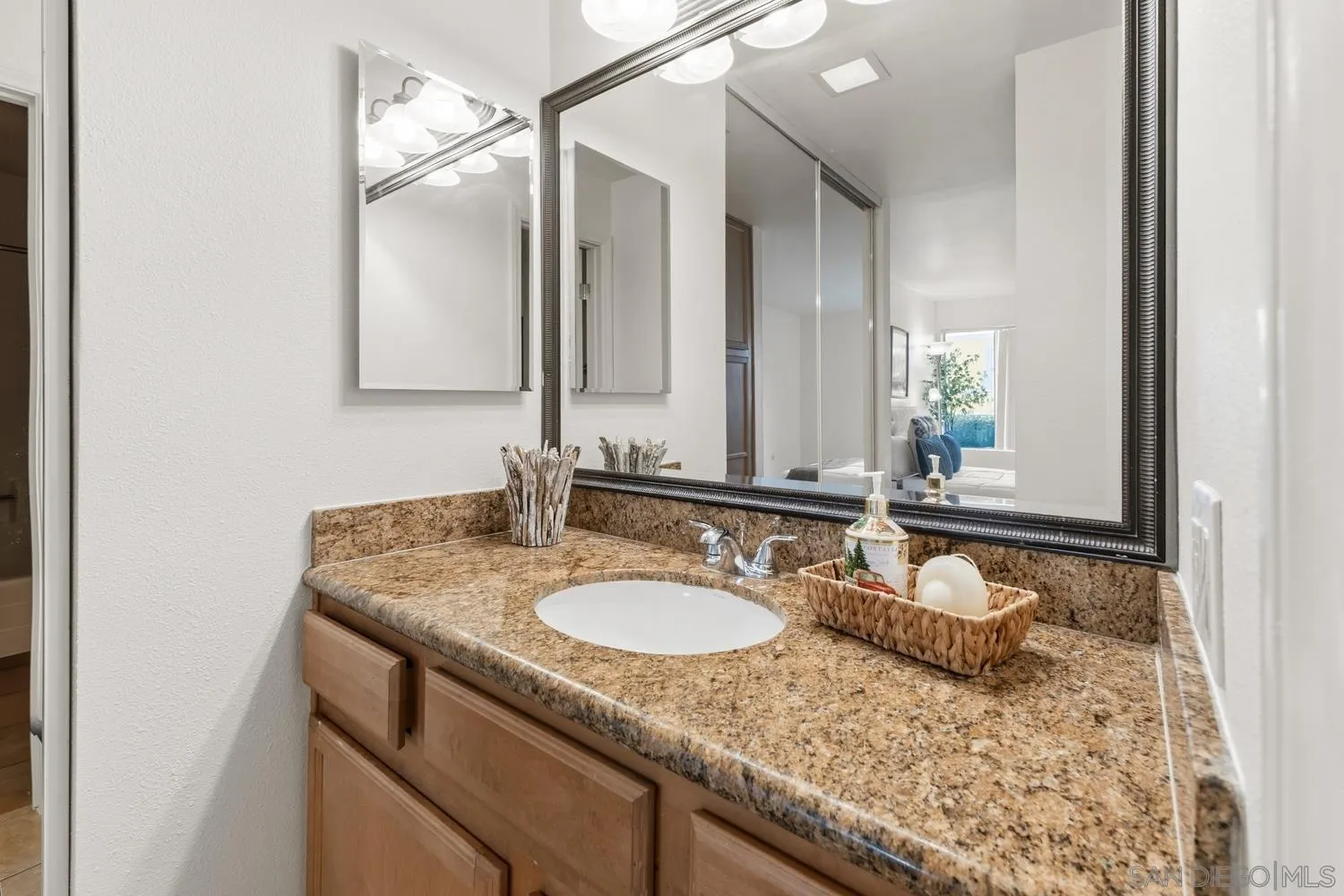 https://cdn.realtyfeed.com/cdn/127/260004005/26010aef79f72084450080bf1d050f3e.webp