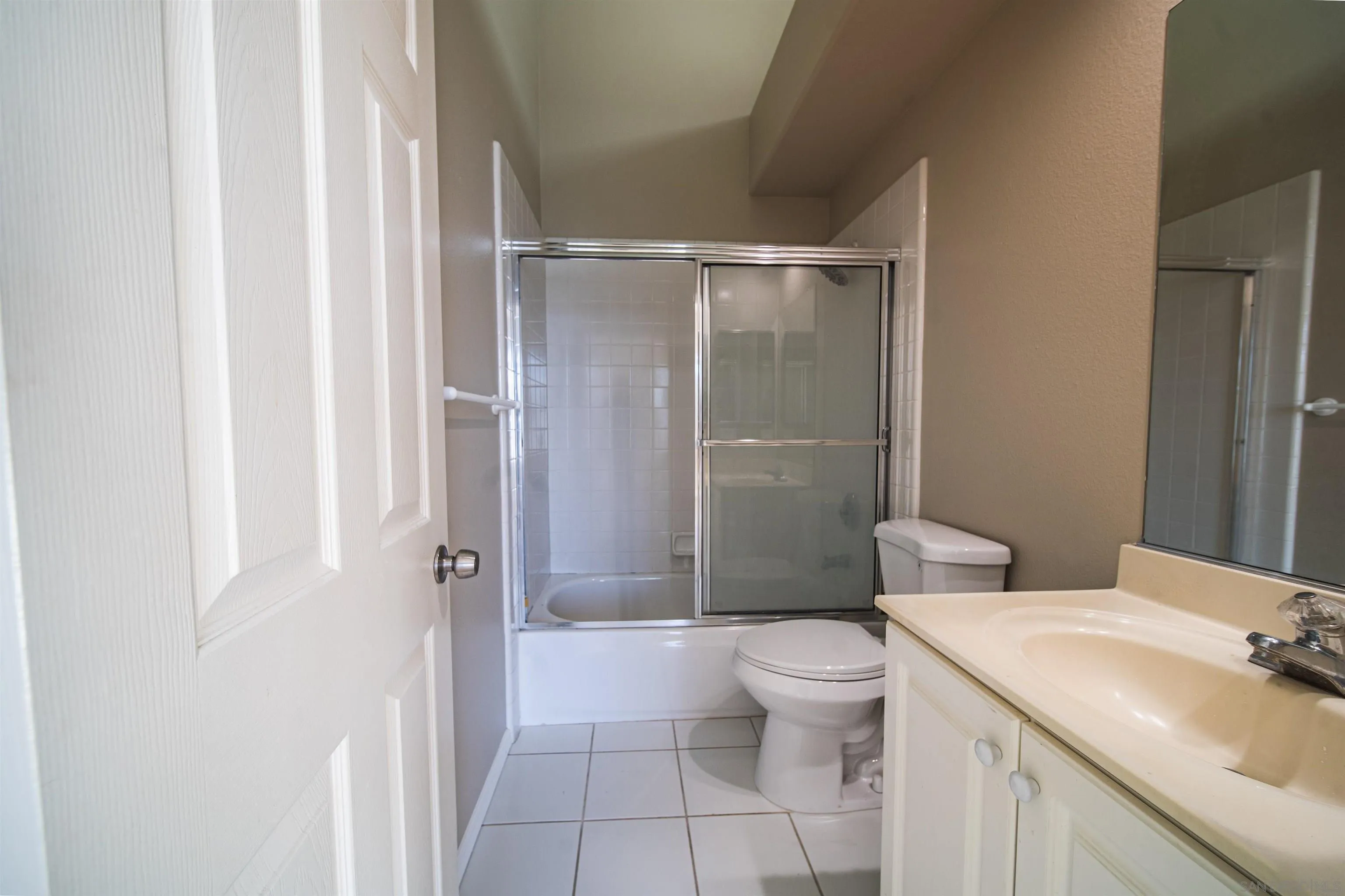Photo #27: 260004007 Listing: Photo #27