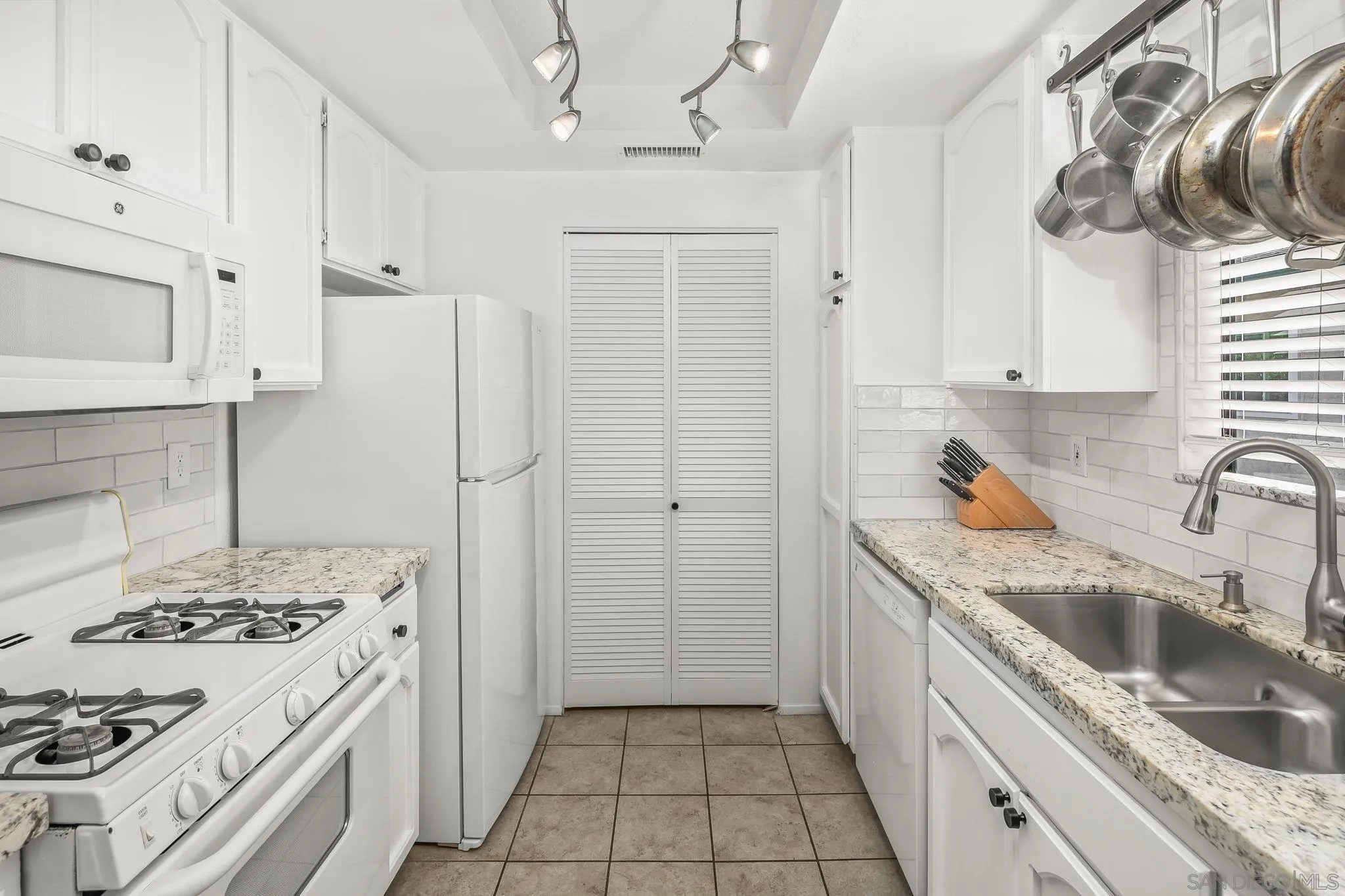 Photo #23: 260004014 Listing: Photo #23