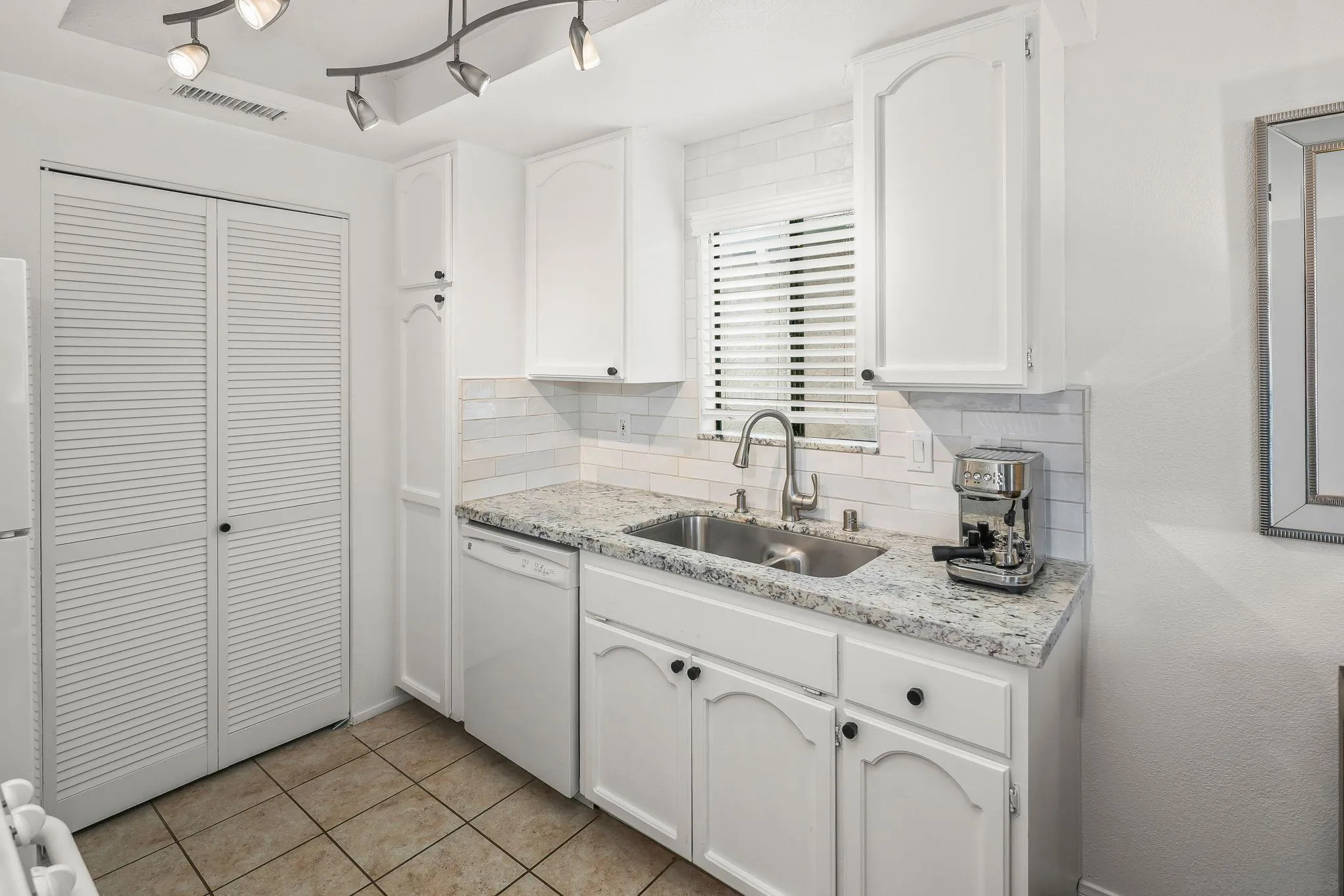 Photo #24: 260004014 Listing: Photo #24