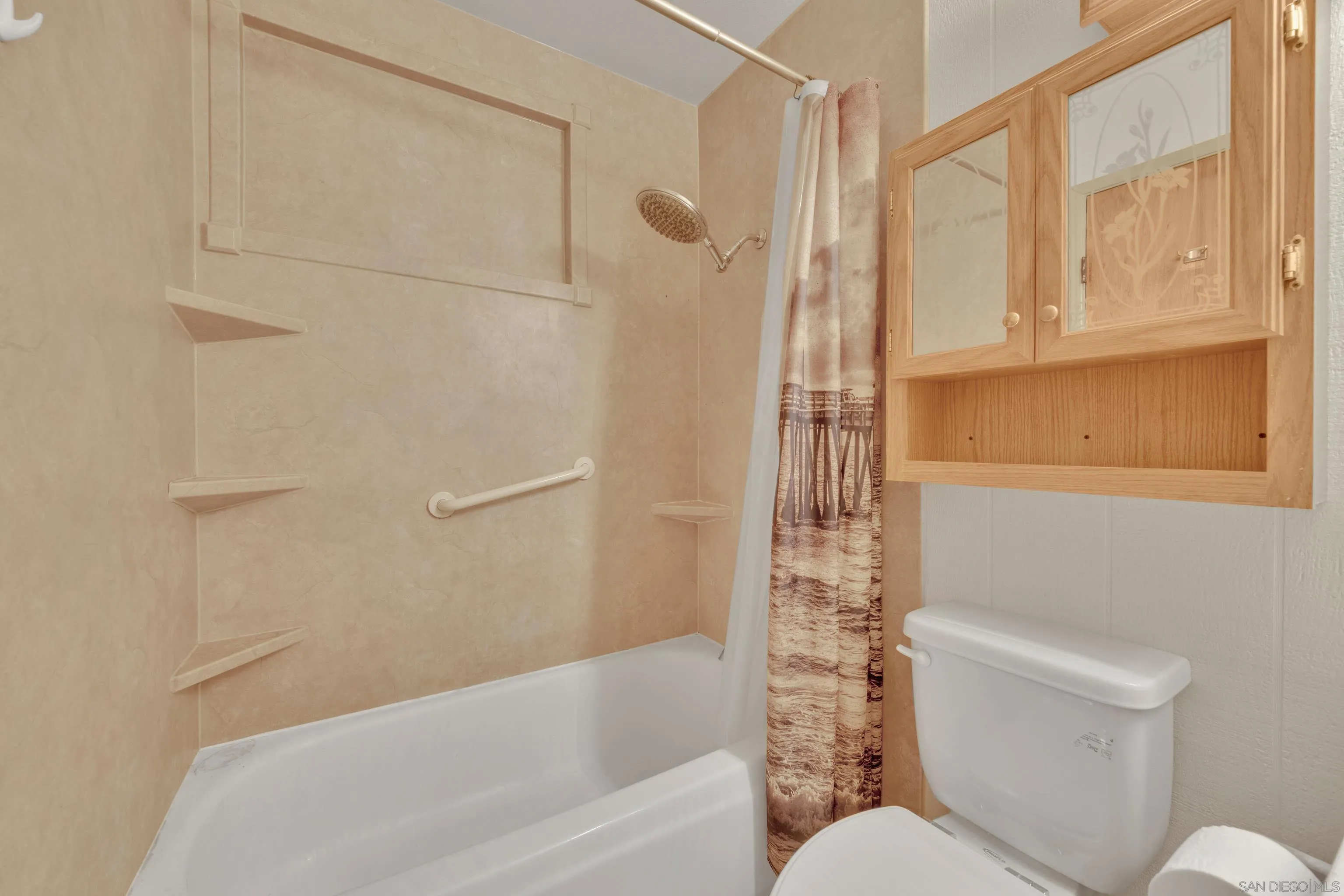 https://cdn.realtyfeed.com/cdn/127/260004015/148b5df953e241ca24d379bca241b030.webp