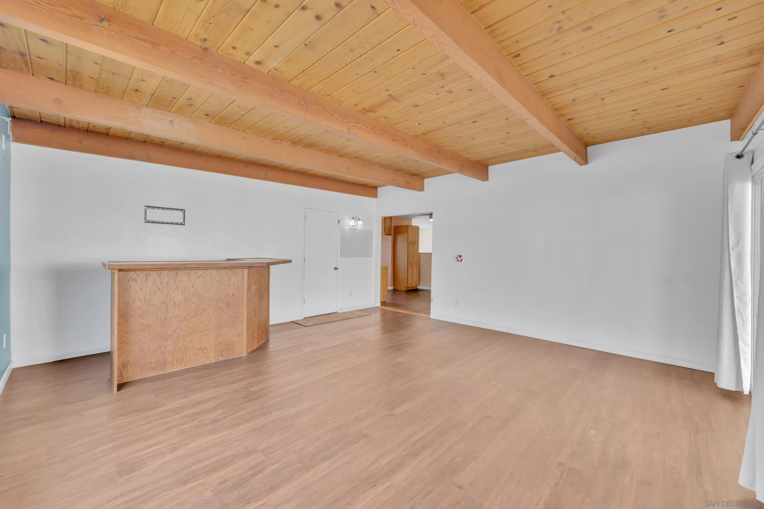 https://cdn.realtyfeed.com/cdn/127/260004015/48f5d385b3eba834aa1ac65f9b02bd52.webp