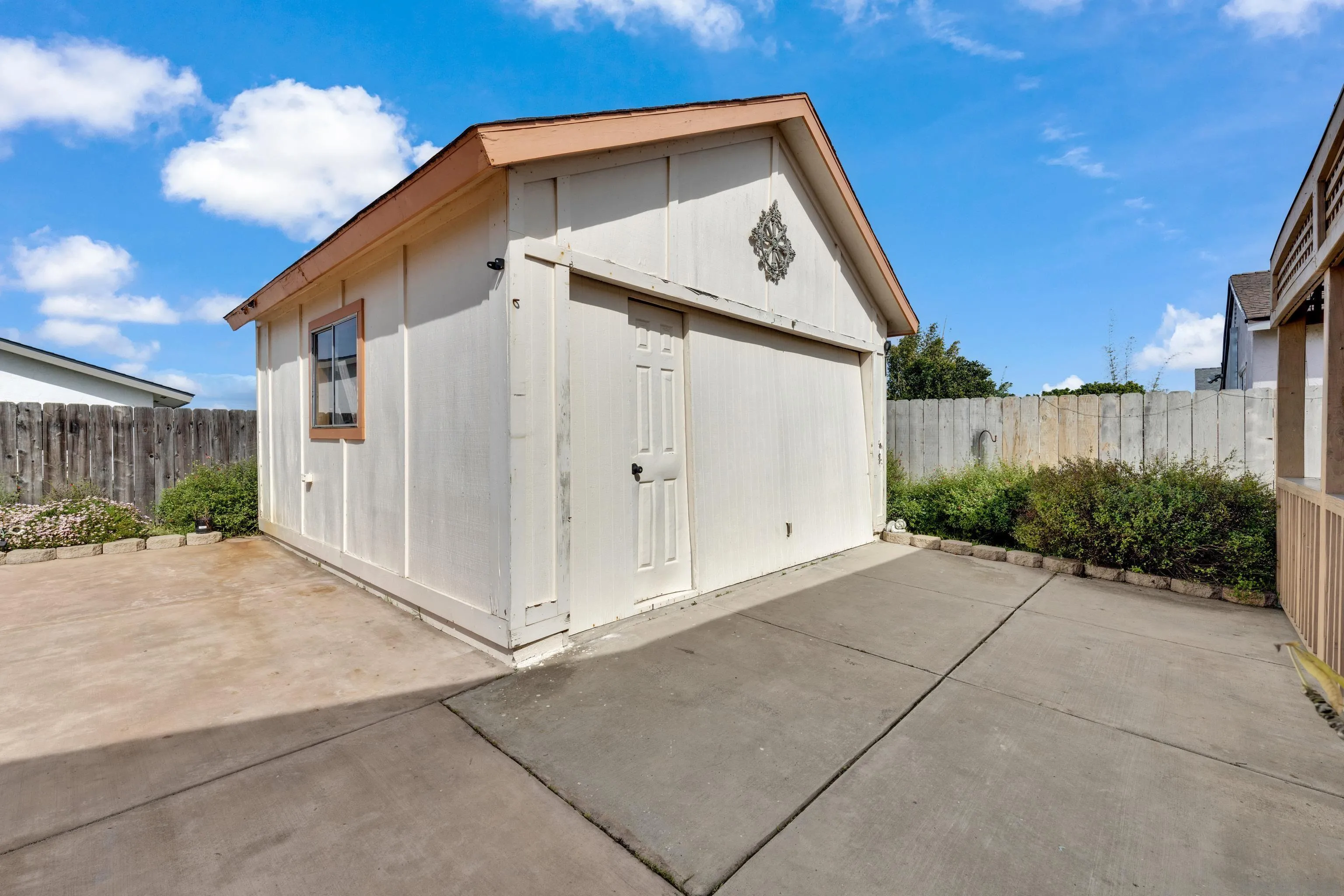 https://cdn.realtyfeed.com/cdn/127/260004015/dfe67039dad8f23f637e345176883d66.webp