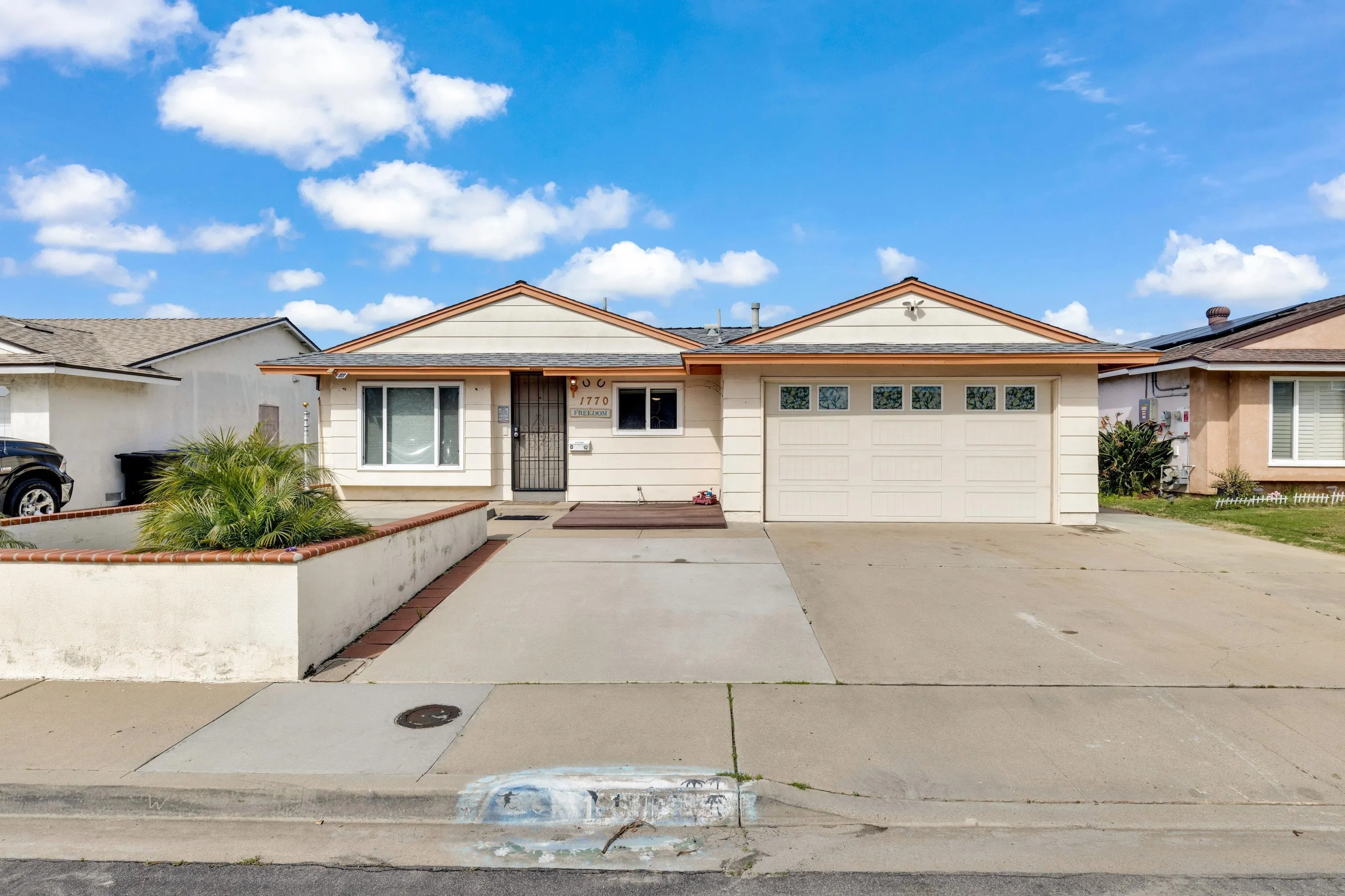 https://cdn.realtyfeed.com/cdn/127/260004015/f0e57f29bfe03c03d9ac3679d4660e4c.webp