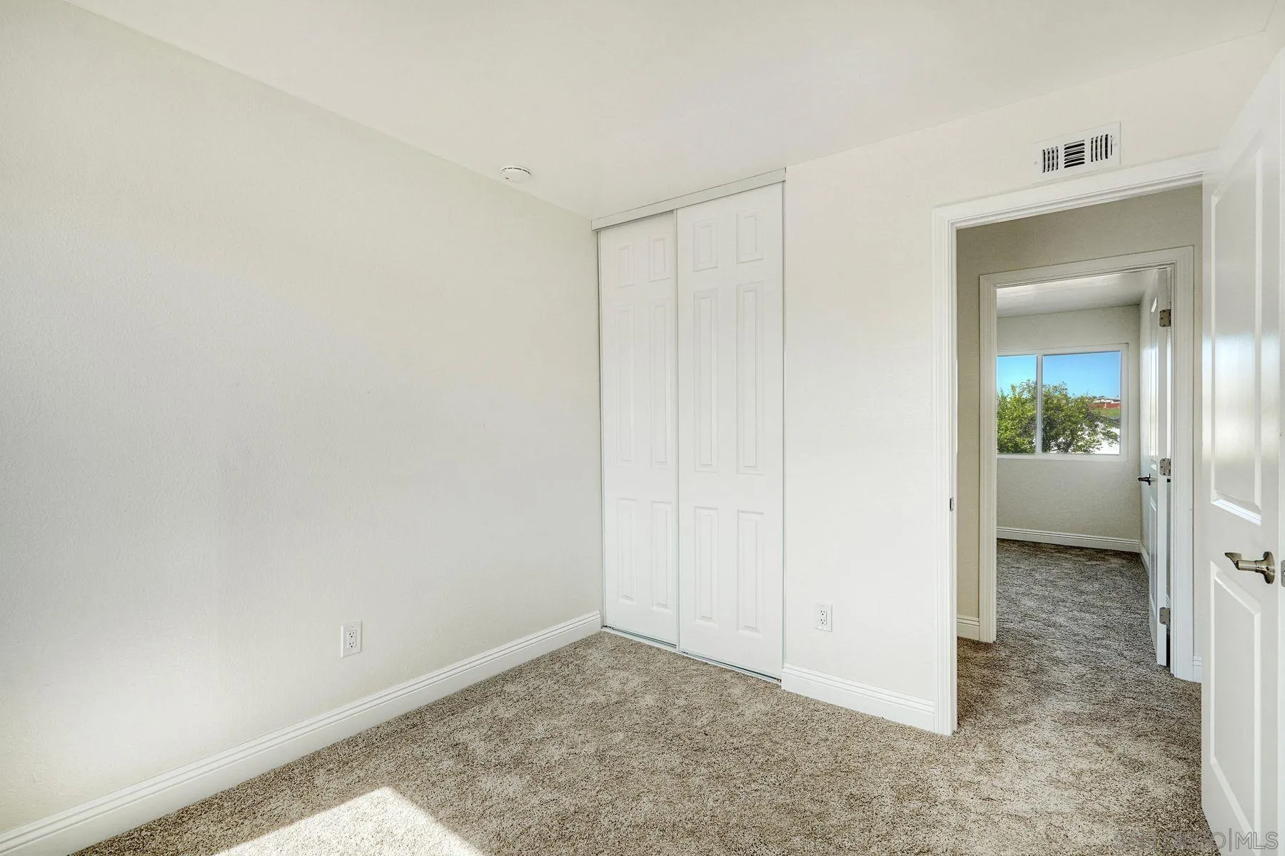 https://cdn.realtyfeed.com/cdn/127/260004019/02c634f7b59eb202acce6b0f2192da6f.webp