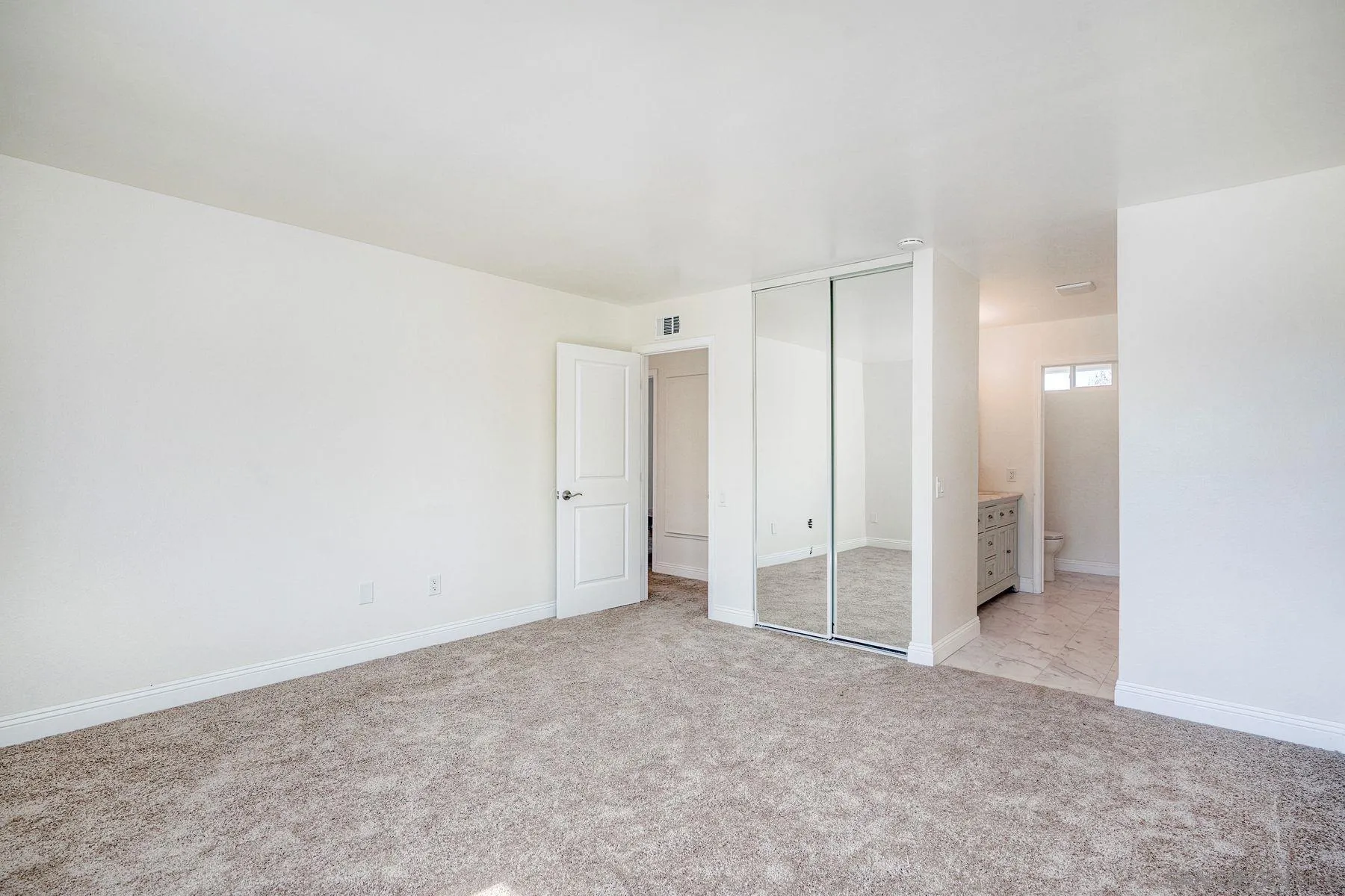 https://cdn.realtyfeed.com/cdn/127/260004019/4f43c3a8828c5c81d699a1be341e25b4.webp