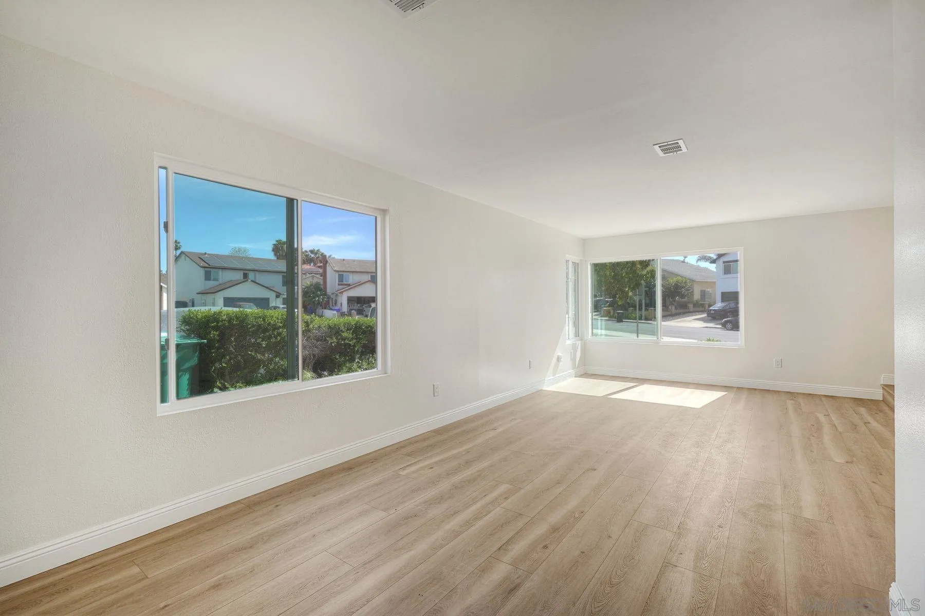 https://cdn.realtyfeed.com/cdn/127/260004019/71b21f187e377d5dc9c6a02a0ae3e778.webp