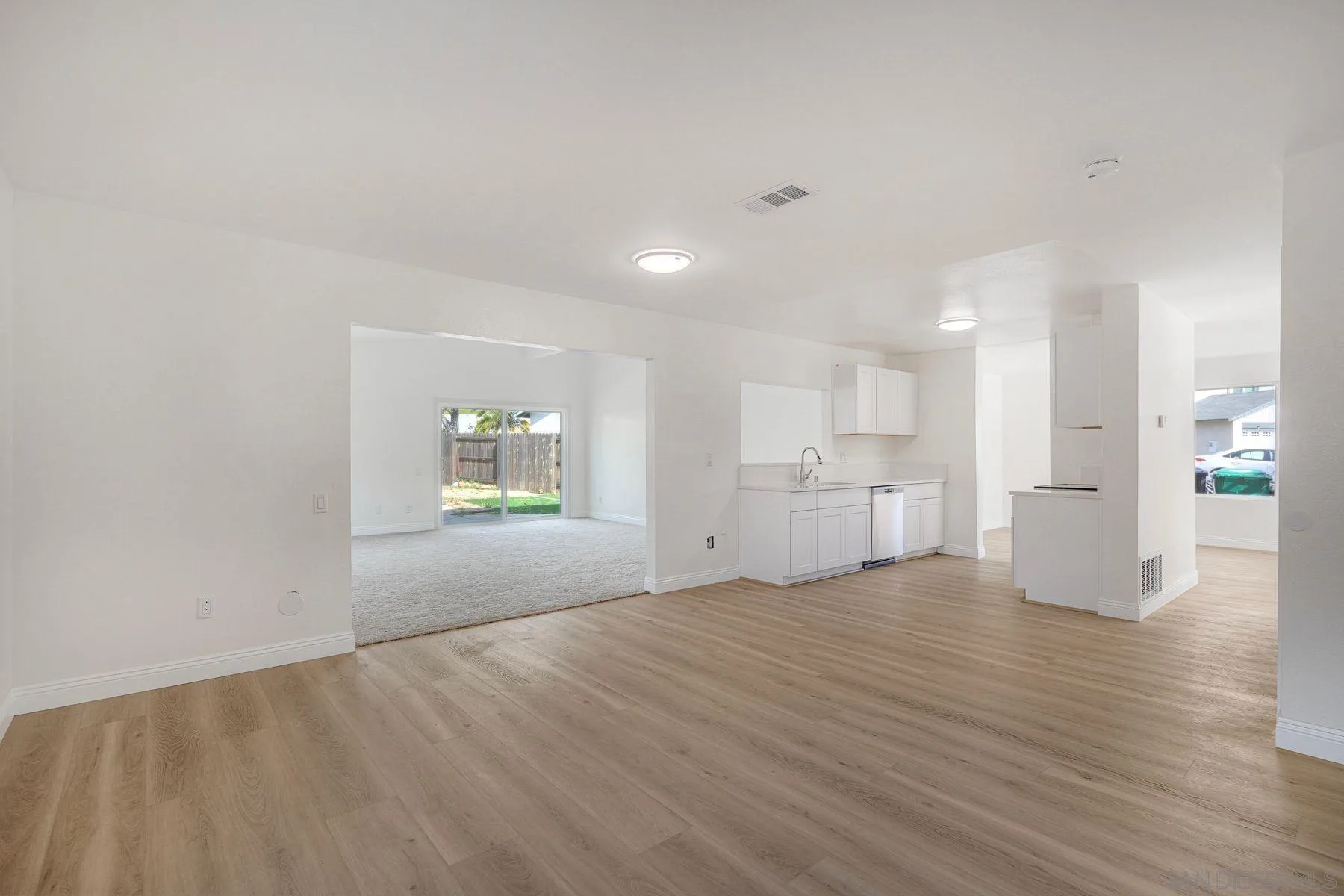 https://cdn.realtyfeed.com/cdn/127/260004019/8d3f50526c03e6a1a14ba01e0e26099f.webp