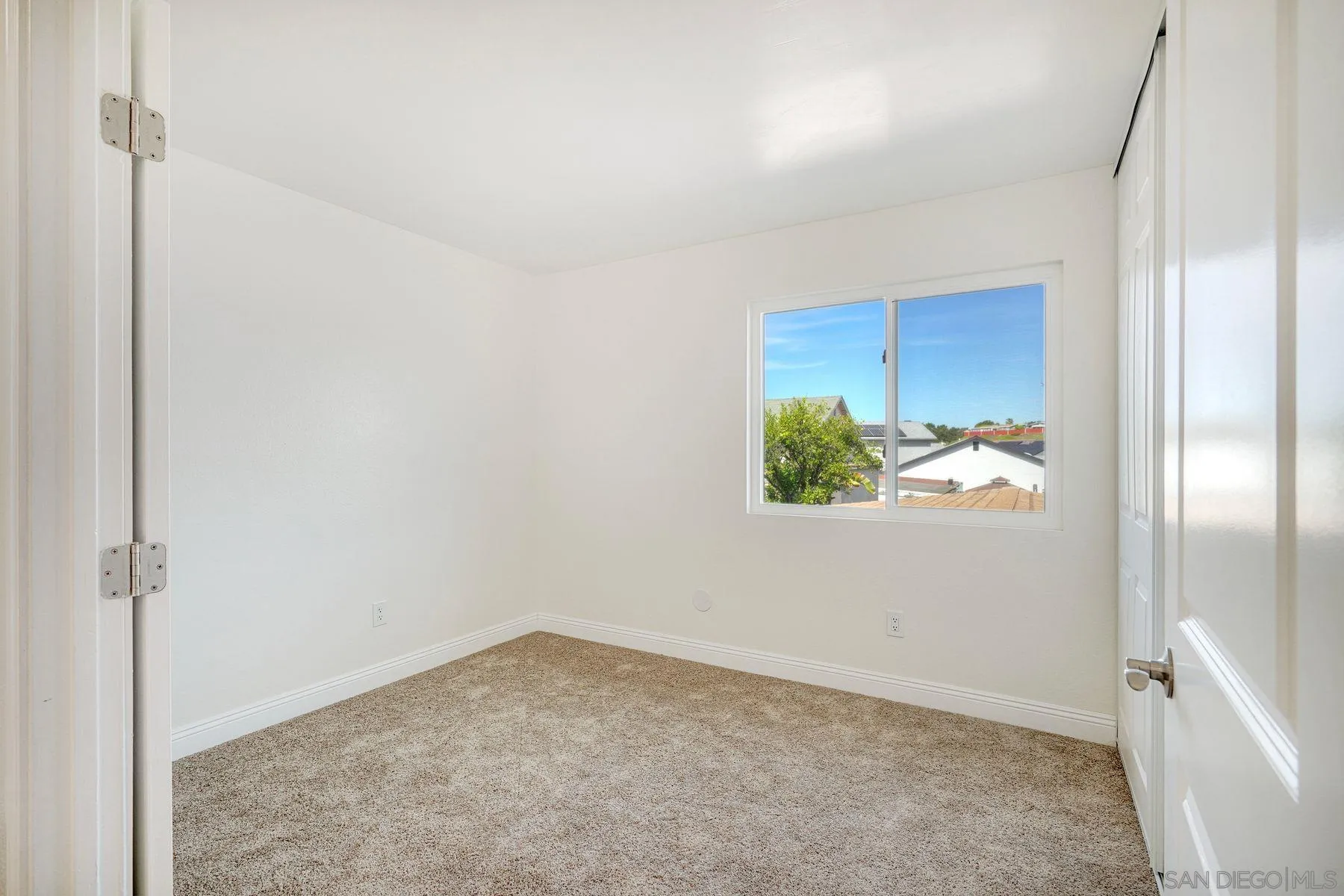 https://cdn.realtyfeed.com/cdn/127/260004019/9b41c51127934e899c36a60af88e3394.webp