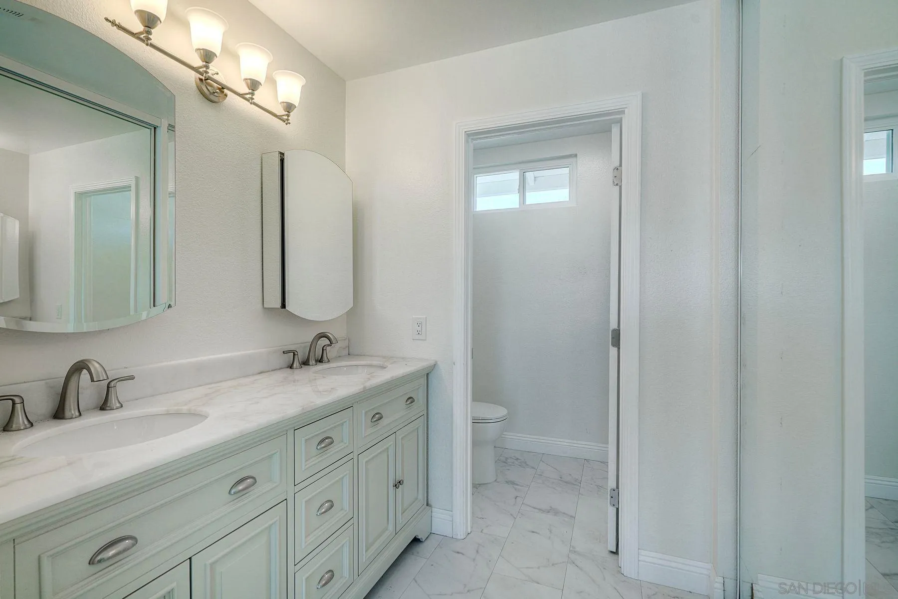 https://cdn.realtyfeed.com/cdn/127/260004019/b46f2e46e5e43617b3a33773e9431d0e.webp
